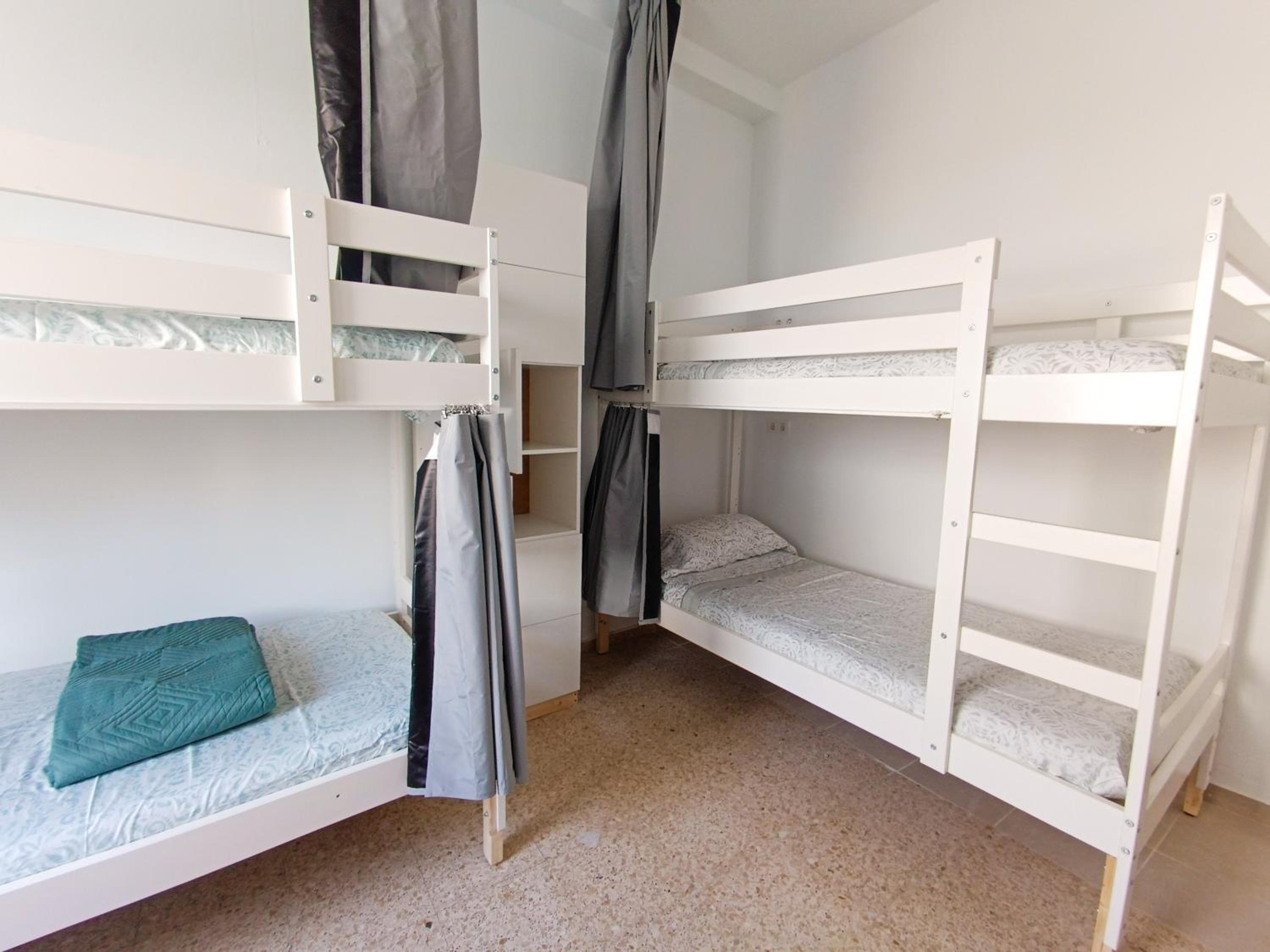 Bed In 6-Bed Mixed Dormitory Room photo 2