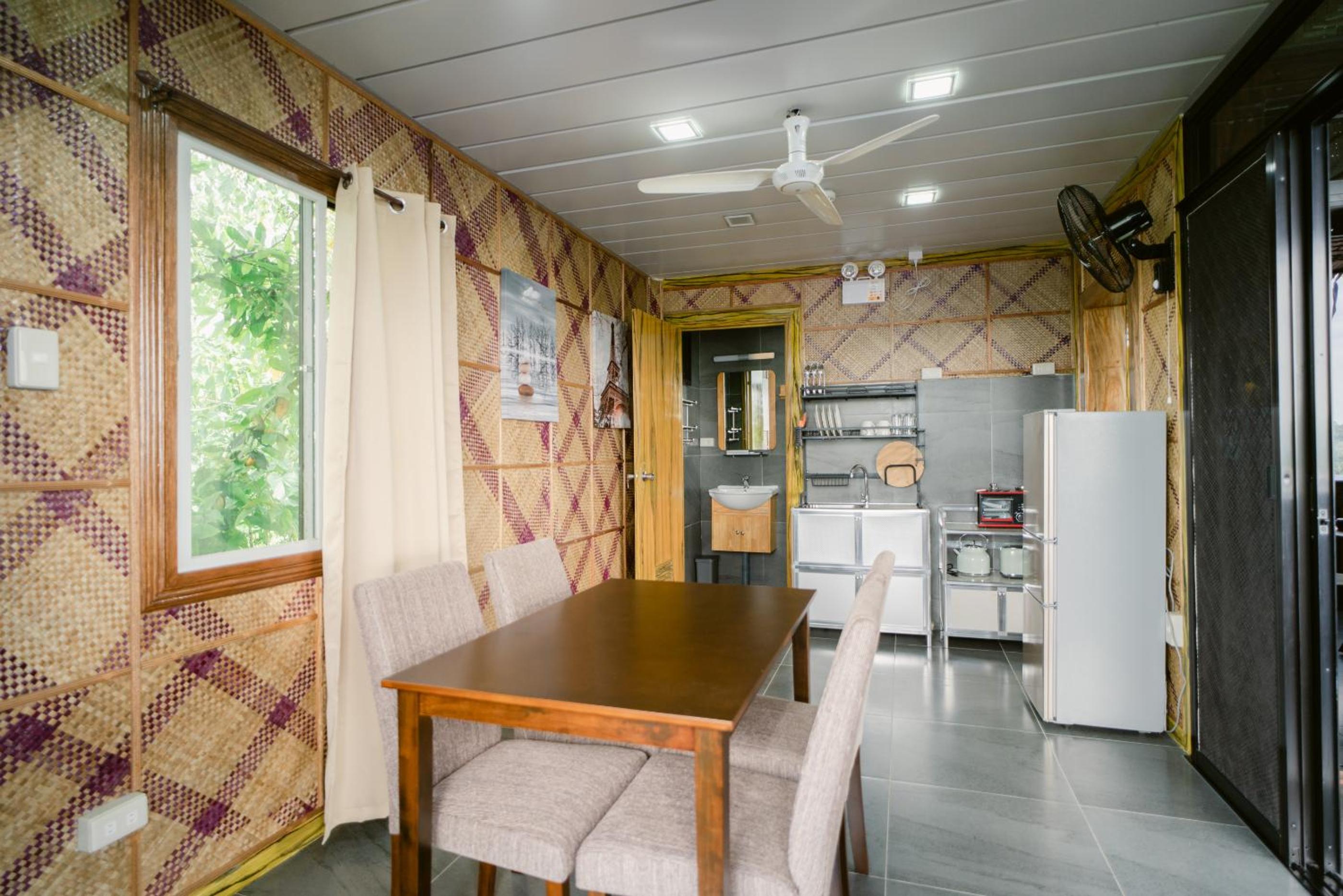 King Room with Sea View - Photo 10