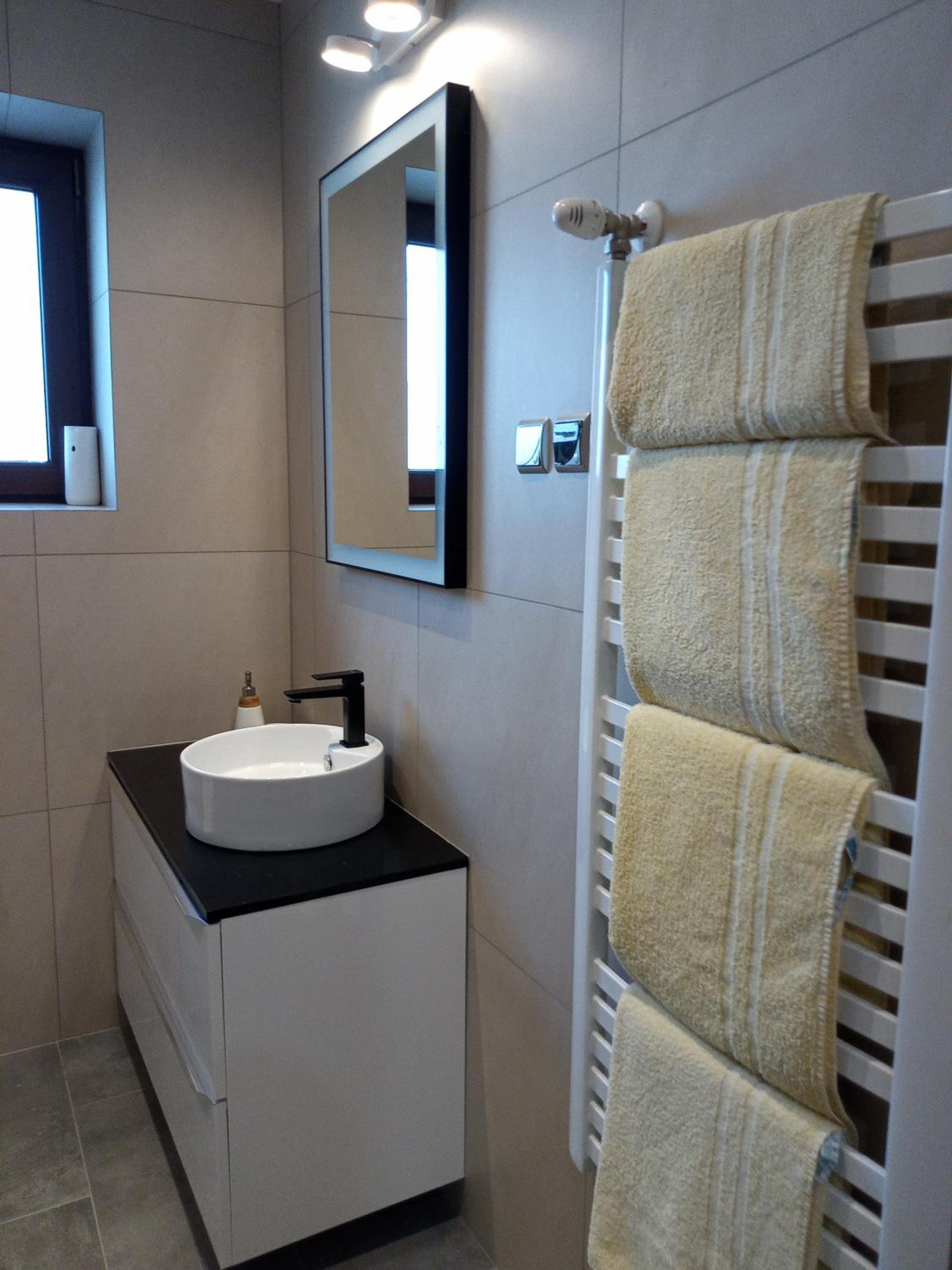One-Bedroom Apartment - Photo 12