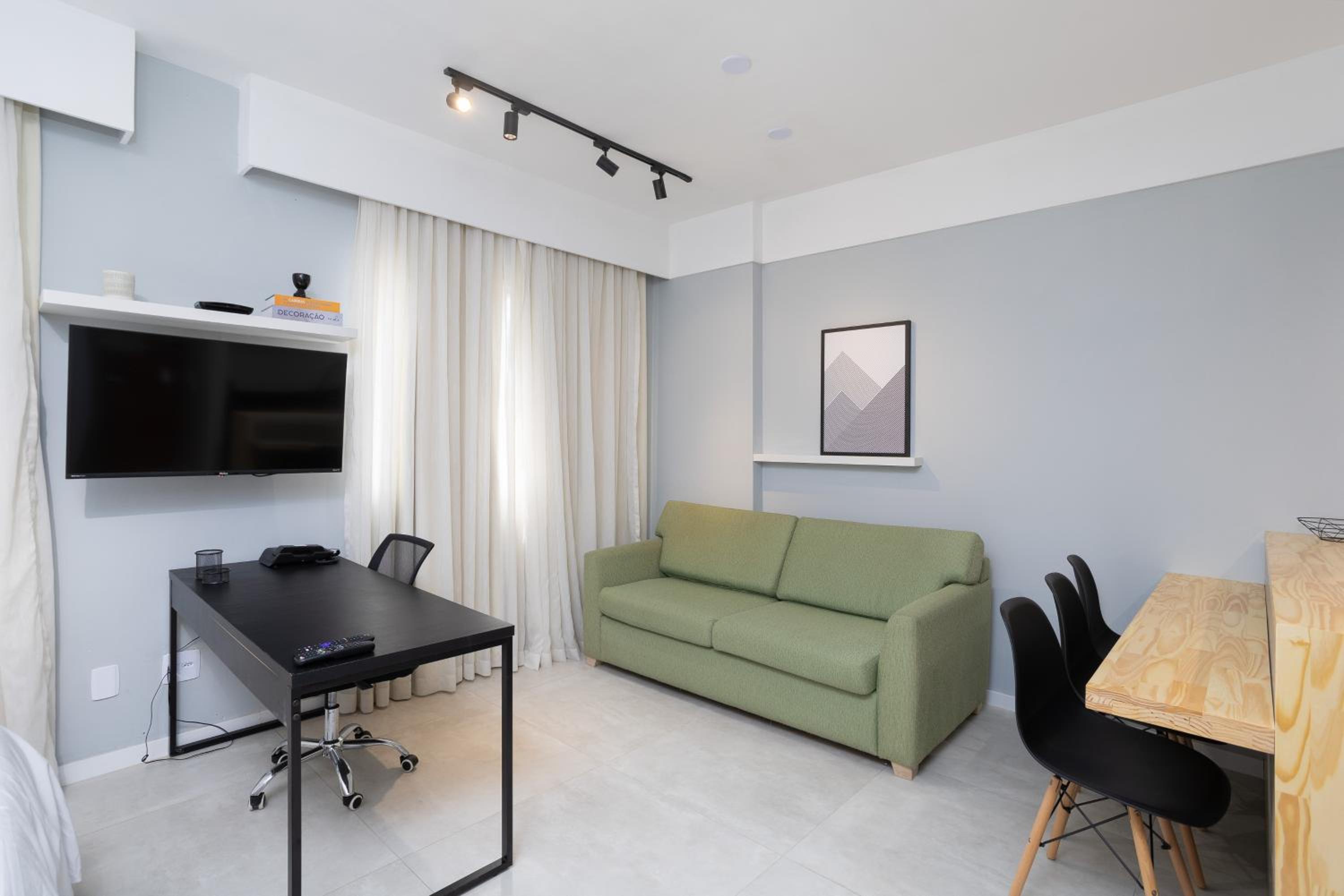 Deluxe Room - Photo 4
