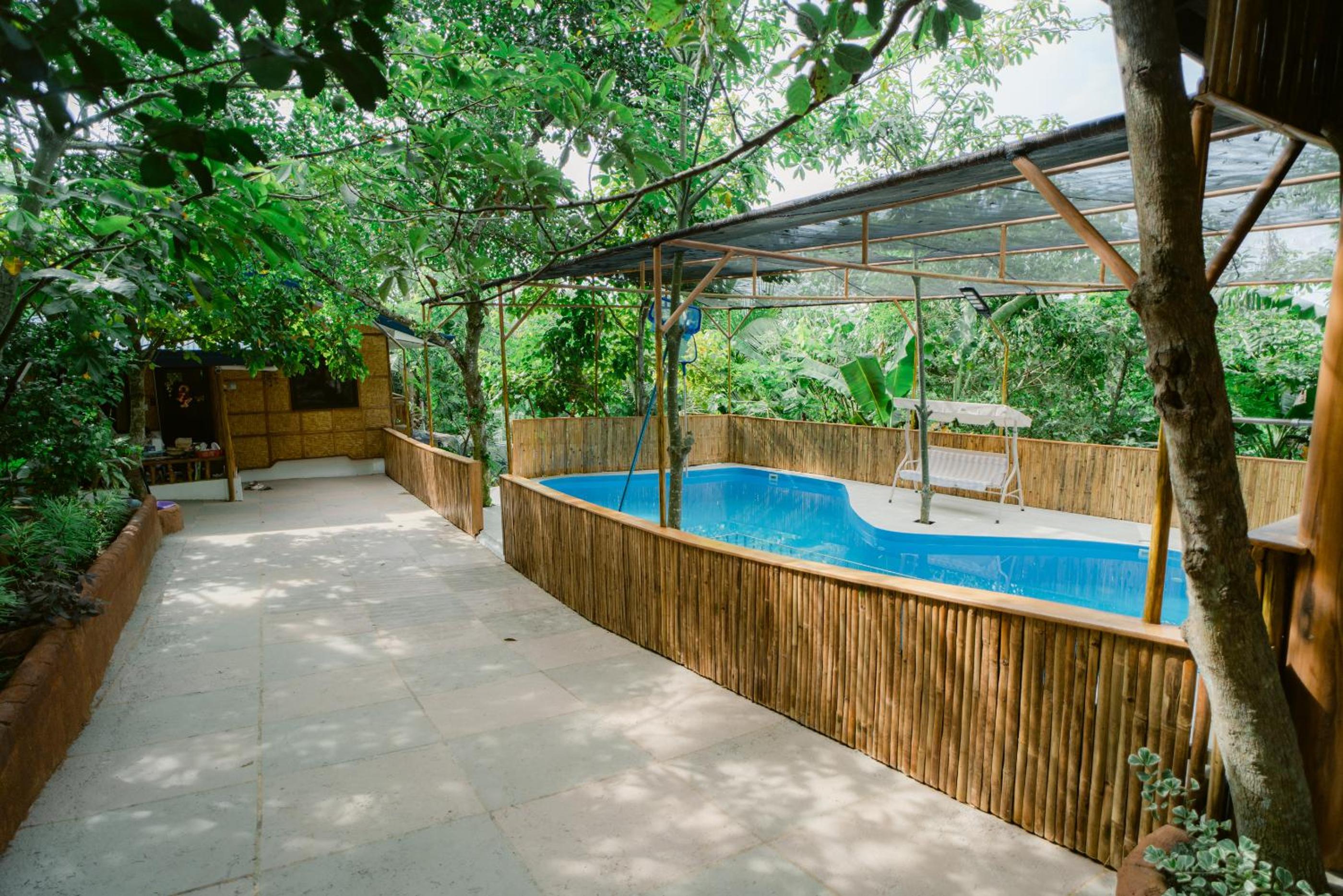 Queen Room with Pool View - Photo 8