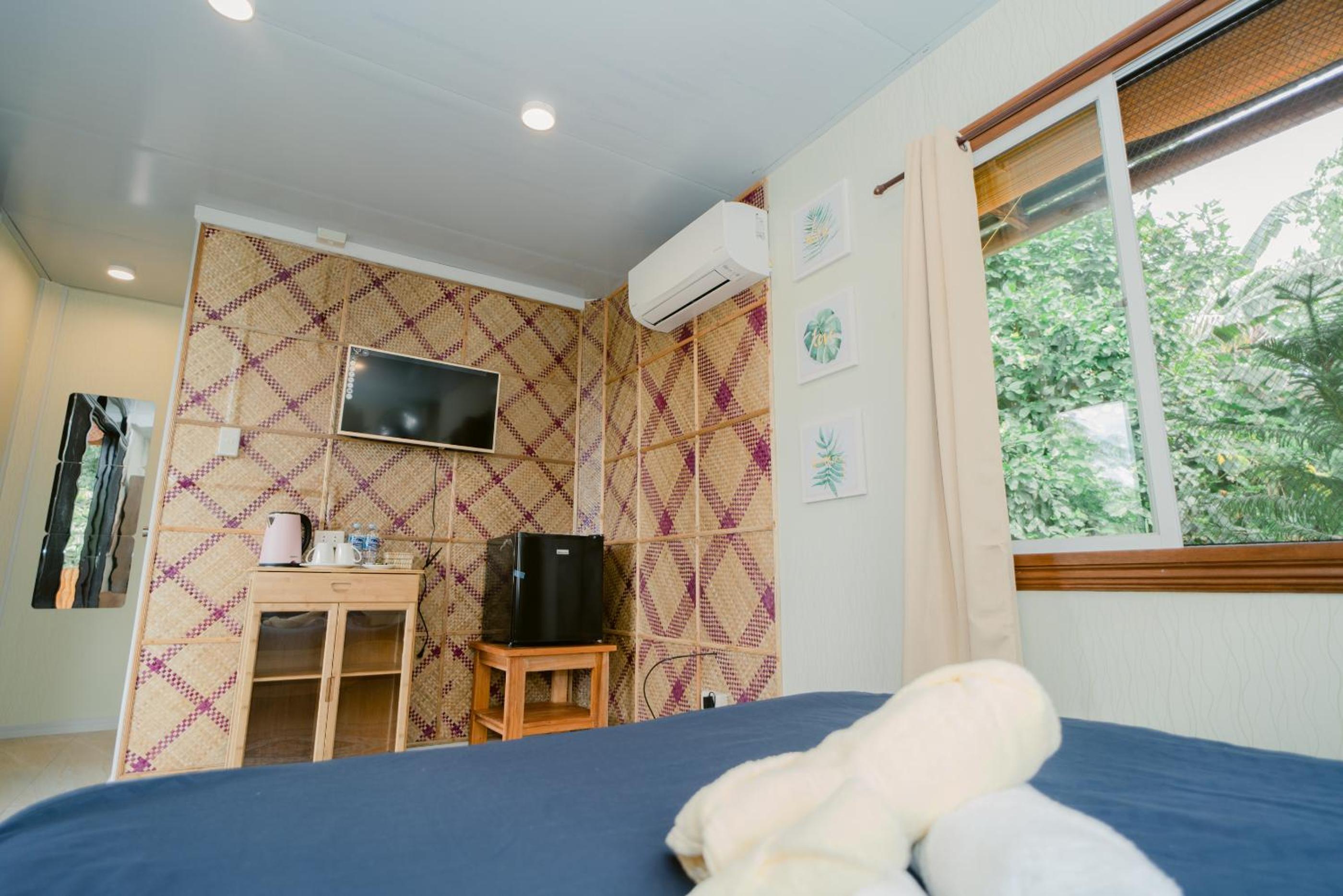 Queen Room with Balcony - Photo 2