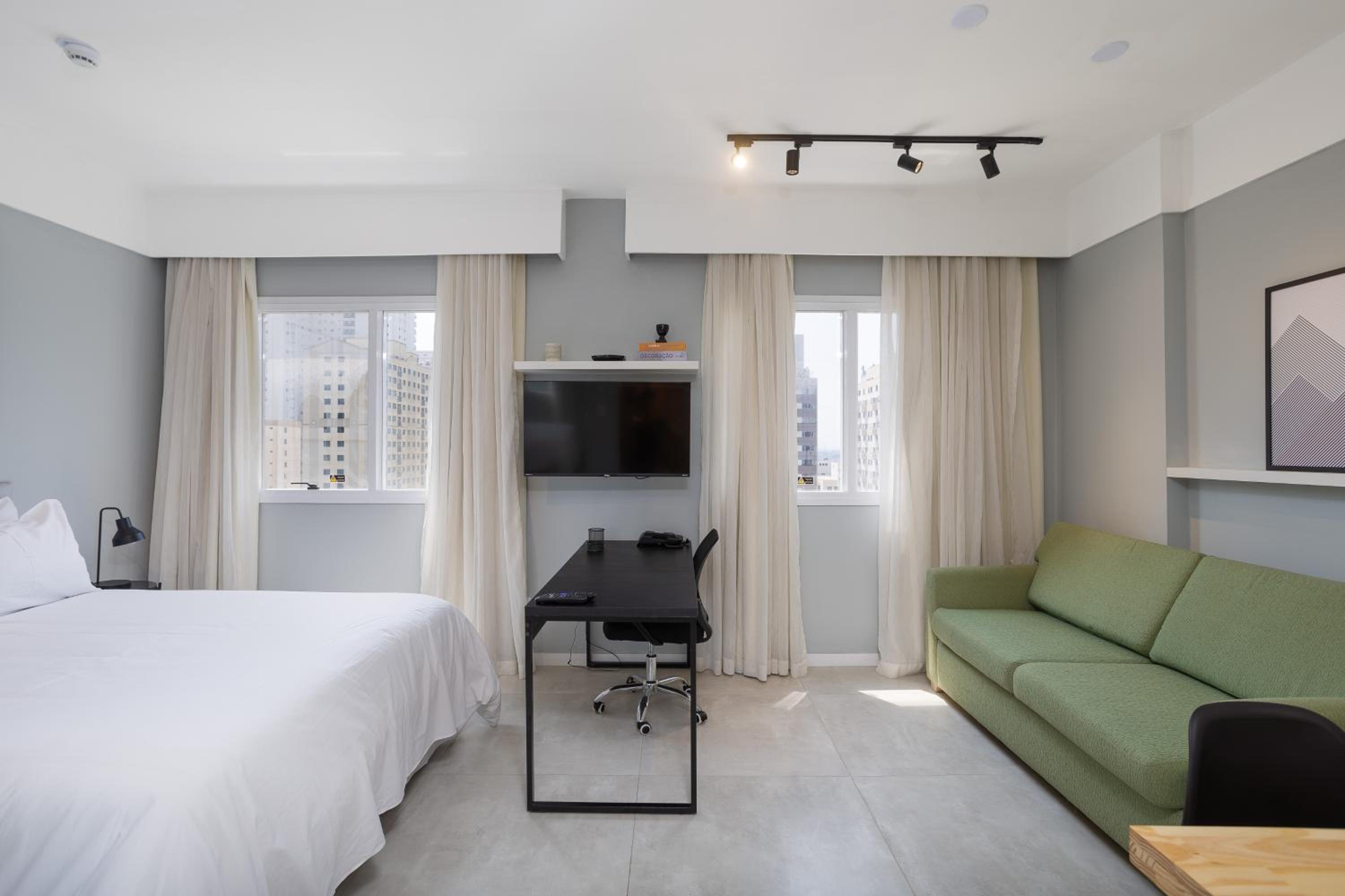Deluxe Room - Photo 3