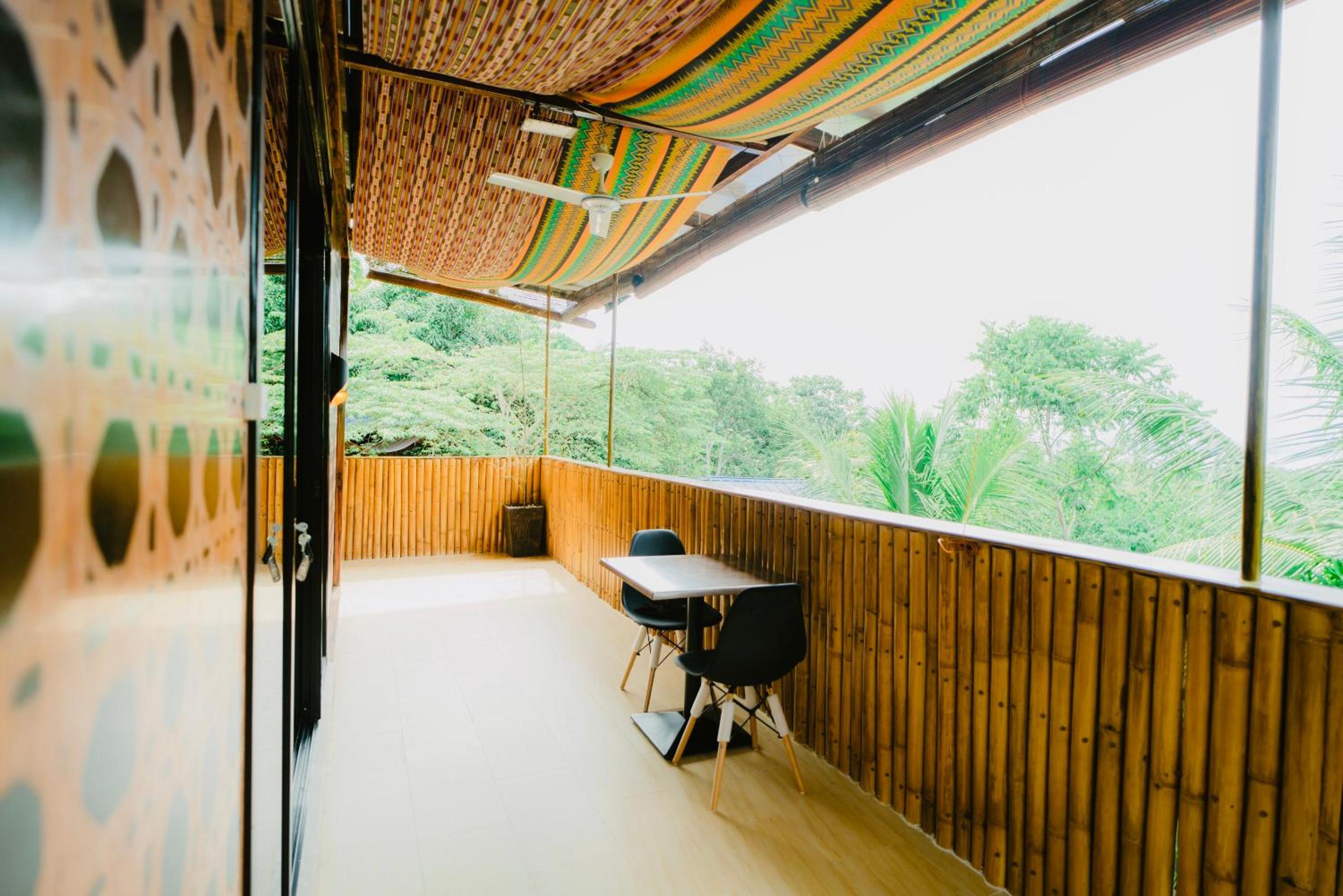 Queen Room with Balcony - Photo 3