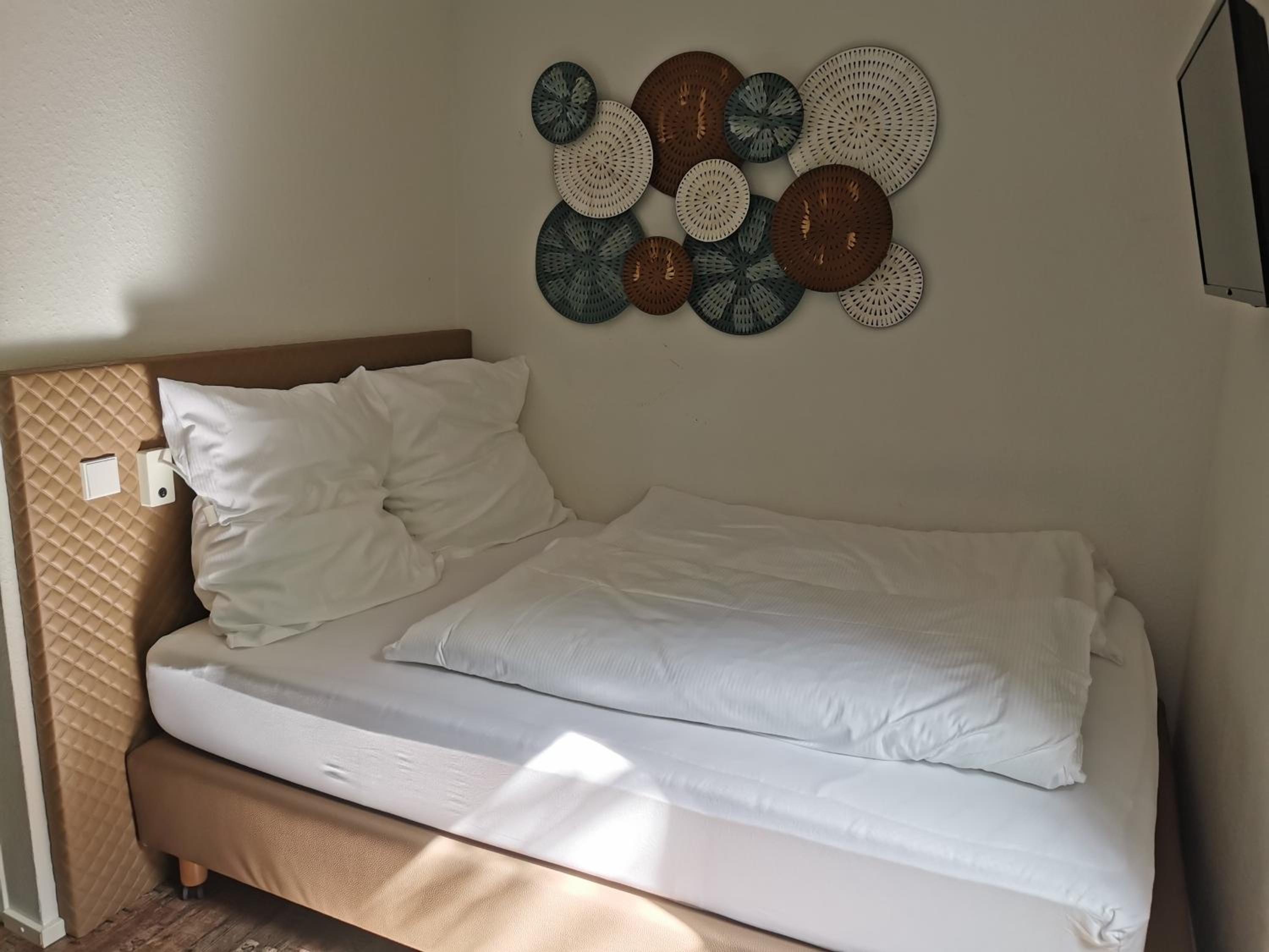 Small Double Room with Queensize Bed