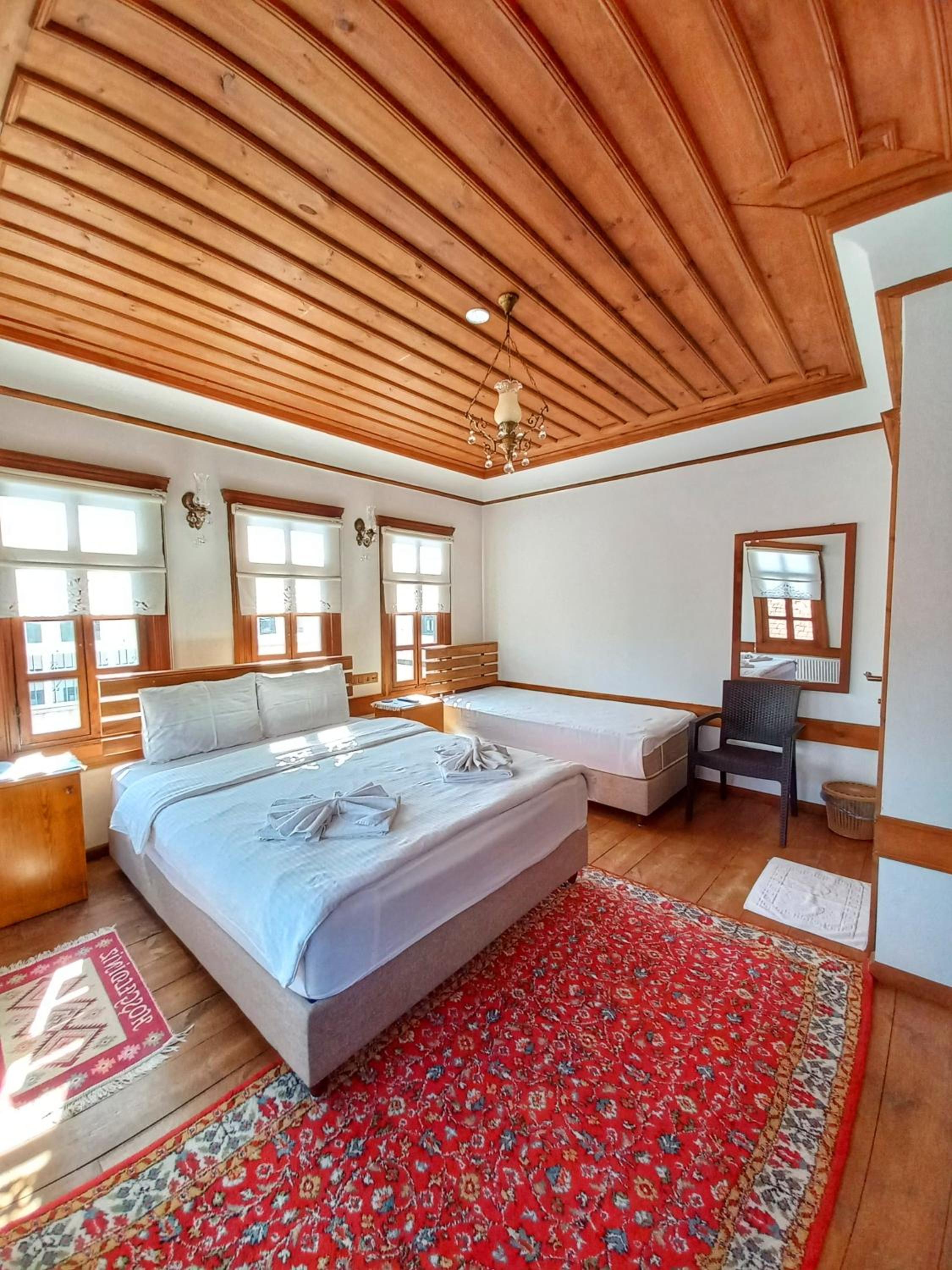 Standard Double Room - Photo 3