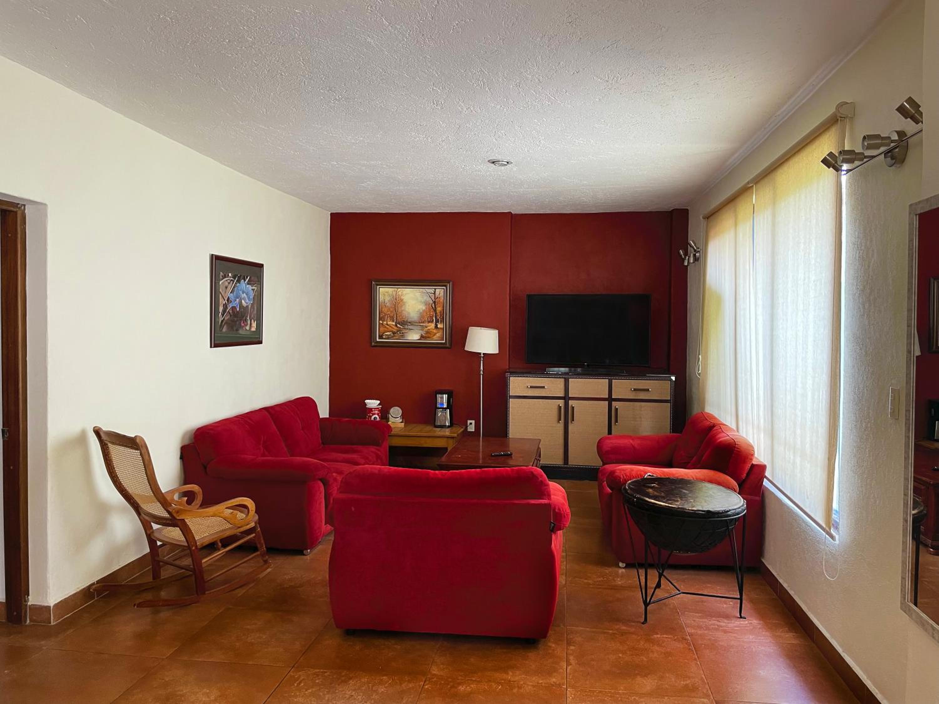 Three-Bedroom Apartment photo 2