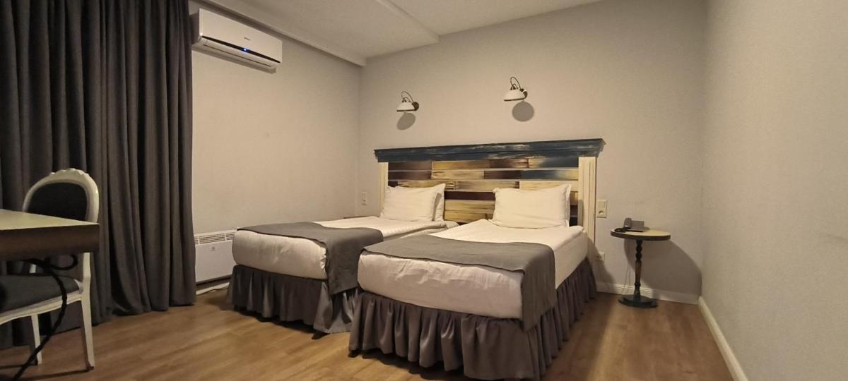 Standard Twin Room photo 3