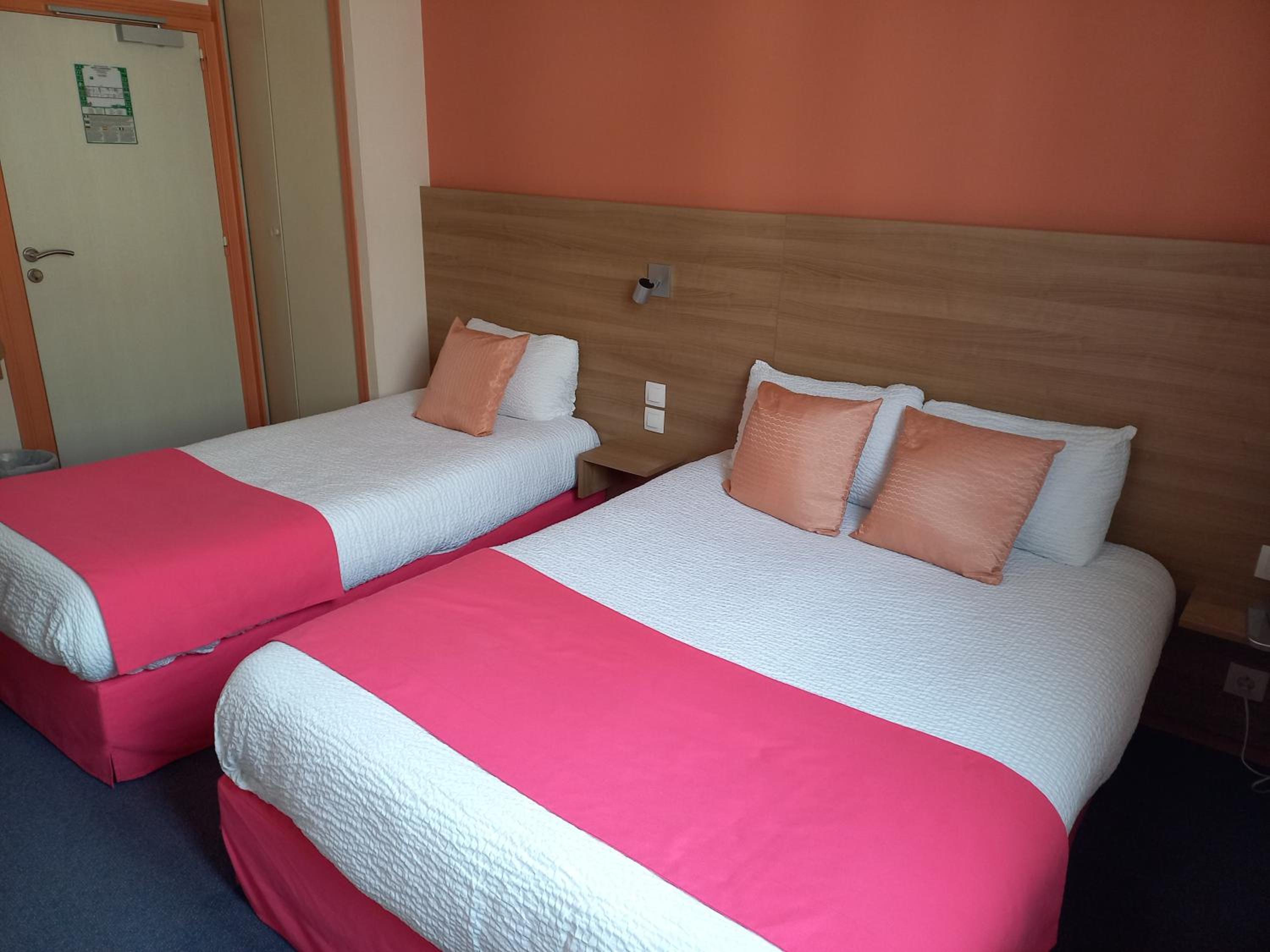 Triple Room - Photo 1