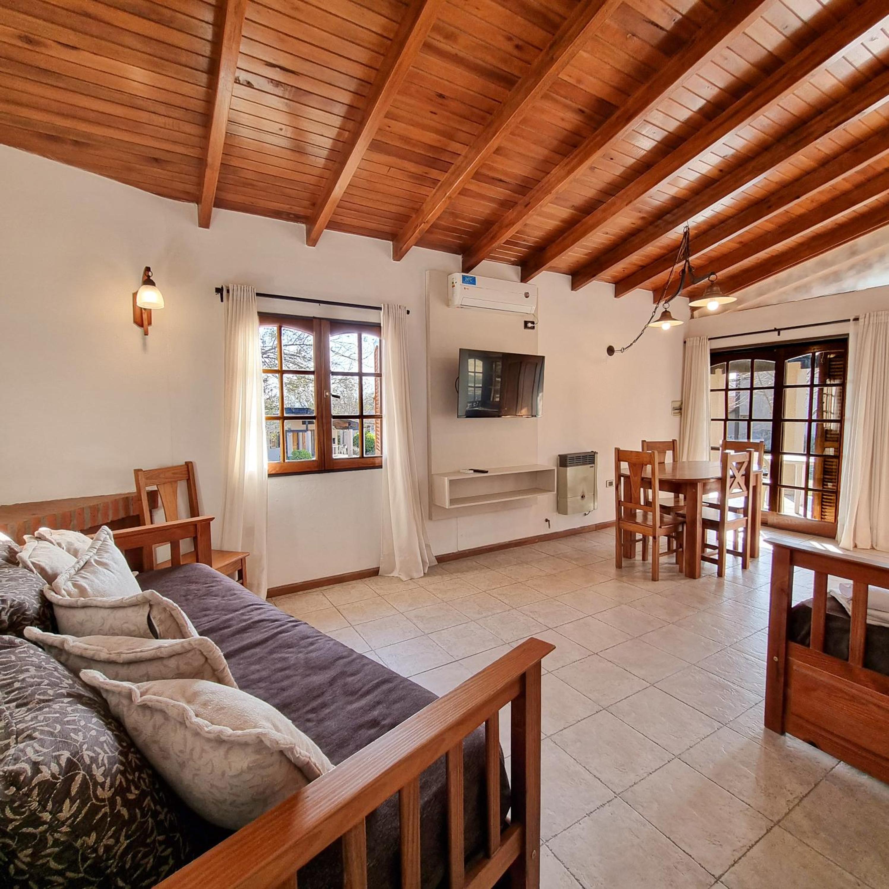 One-Bedroom Bungalow photo 1