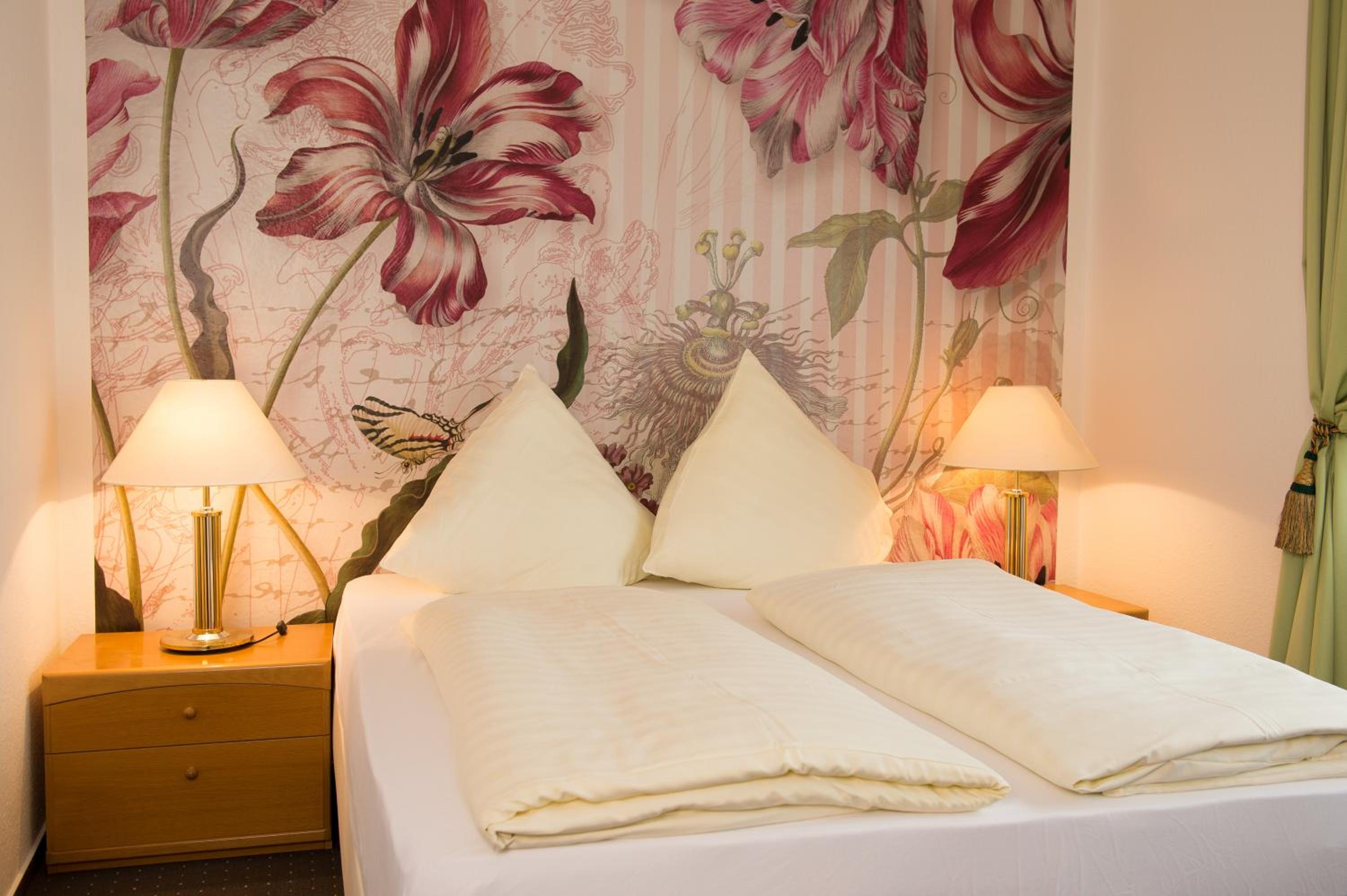 Standard Double Room - Photo 14