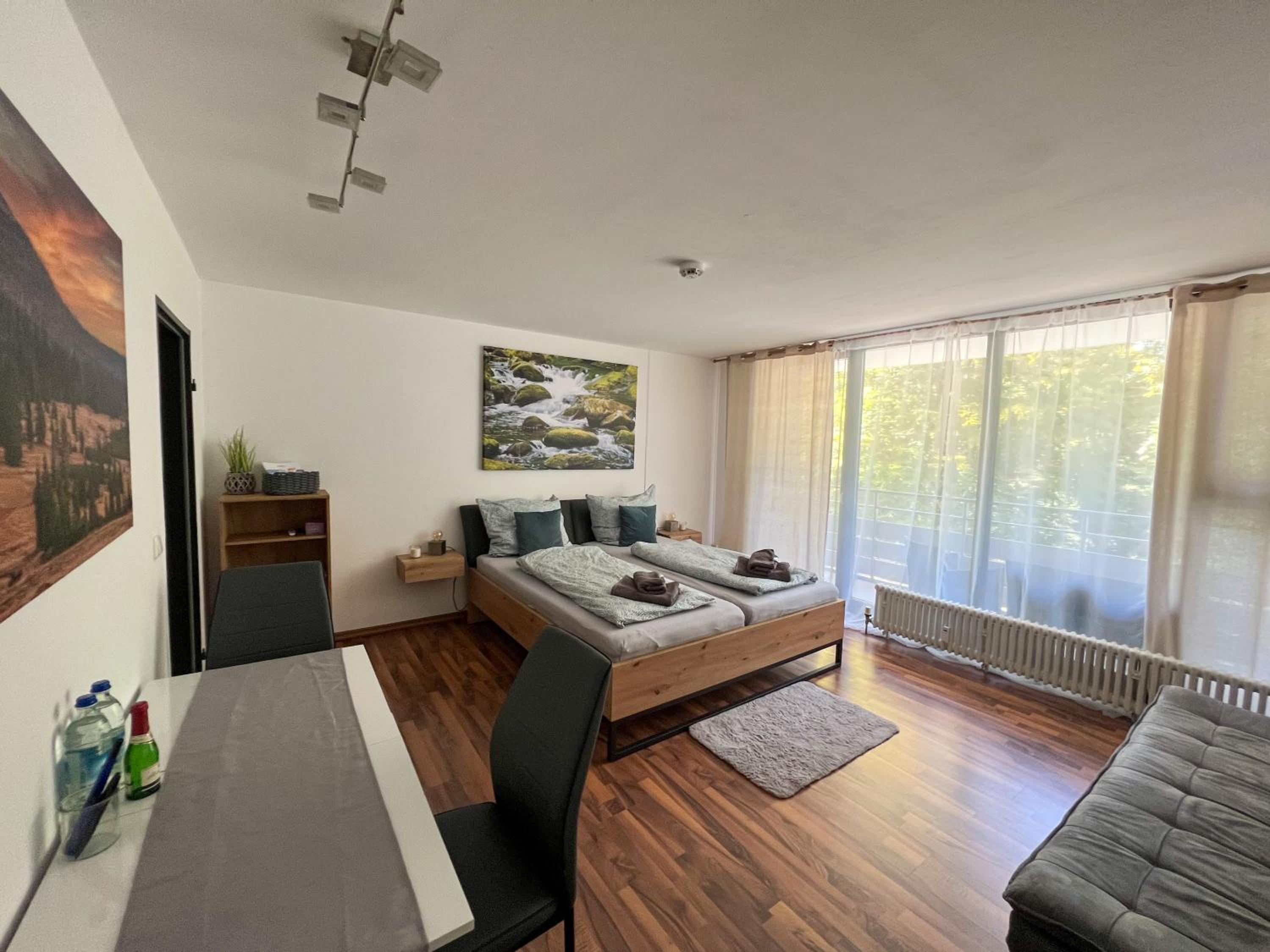 One-Bedroom Apartment photo 1