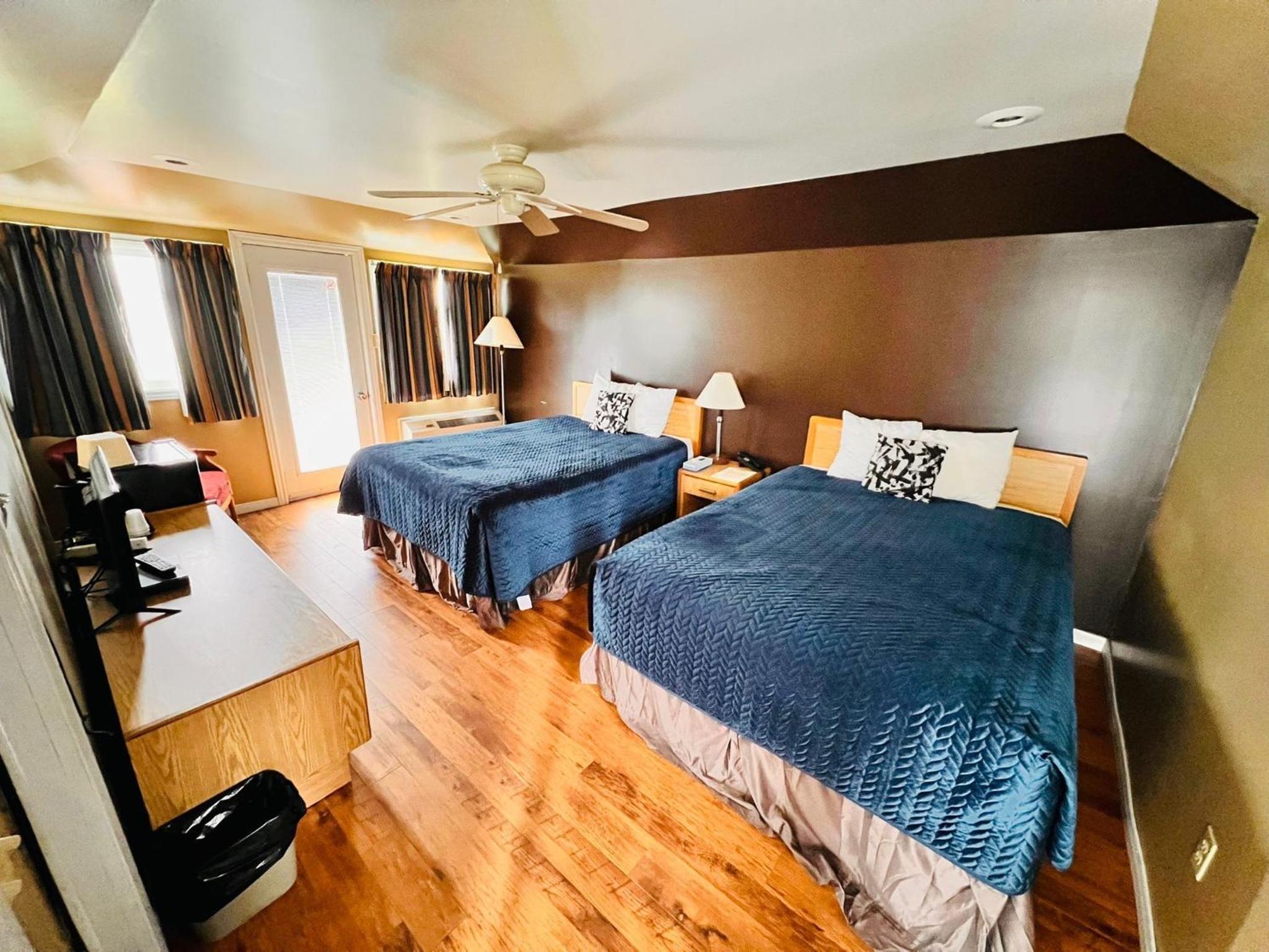 Queen Room - Photo 1