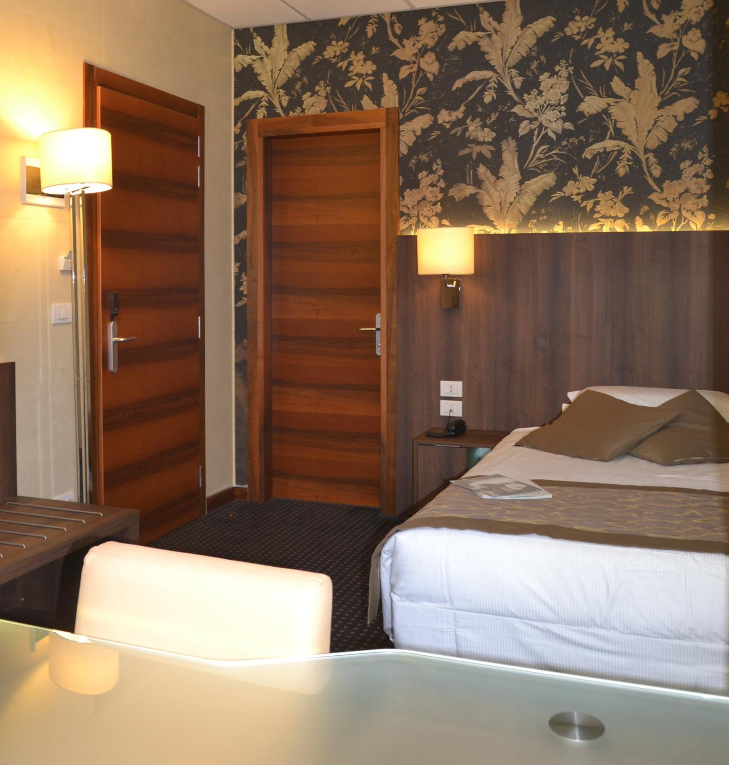Double Room - Photo 2