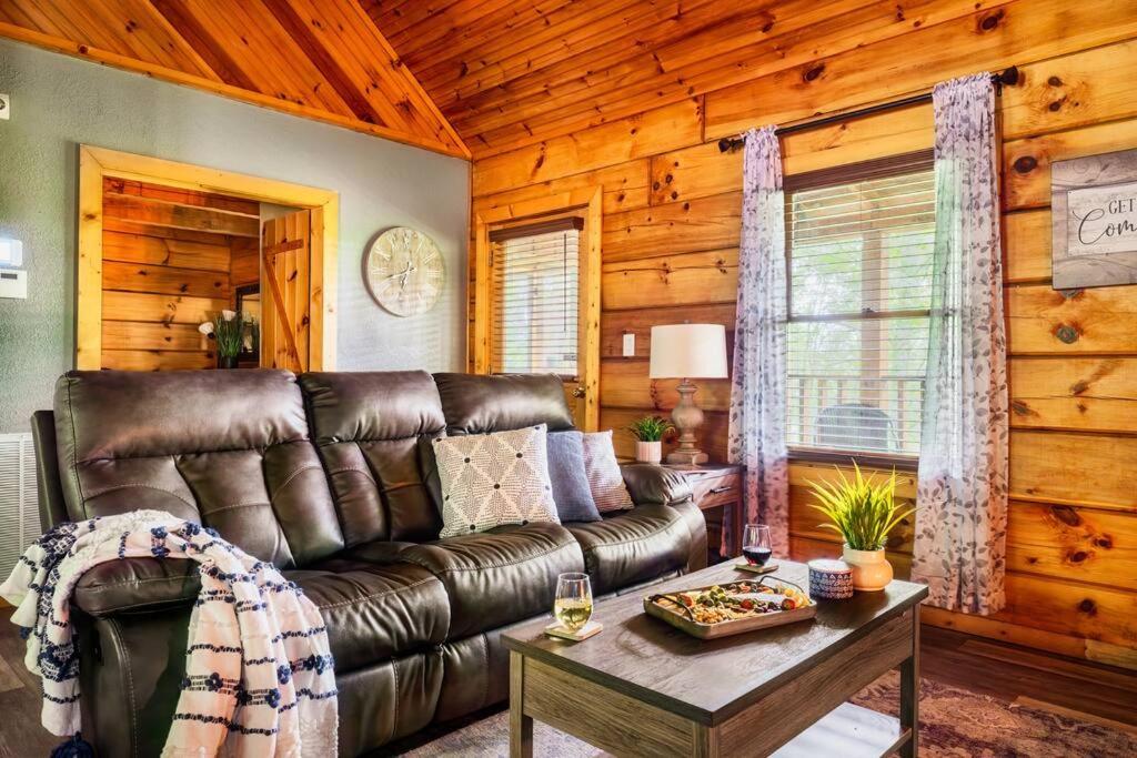 One-Bedroom House photo 1
