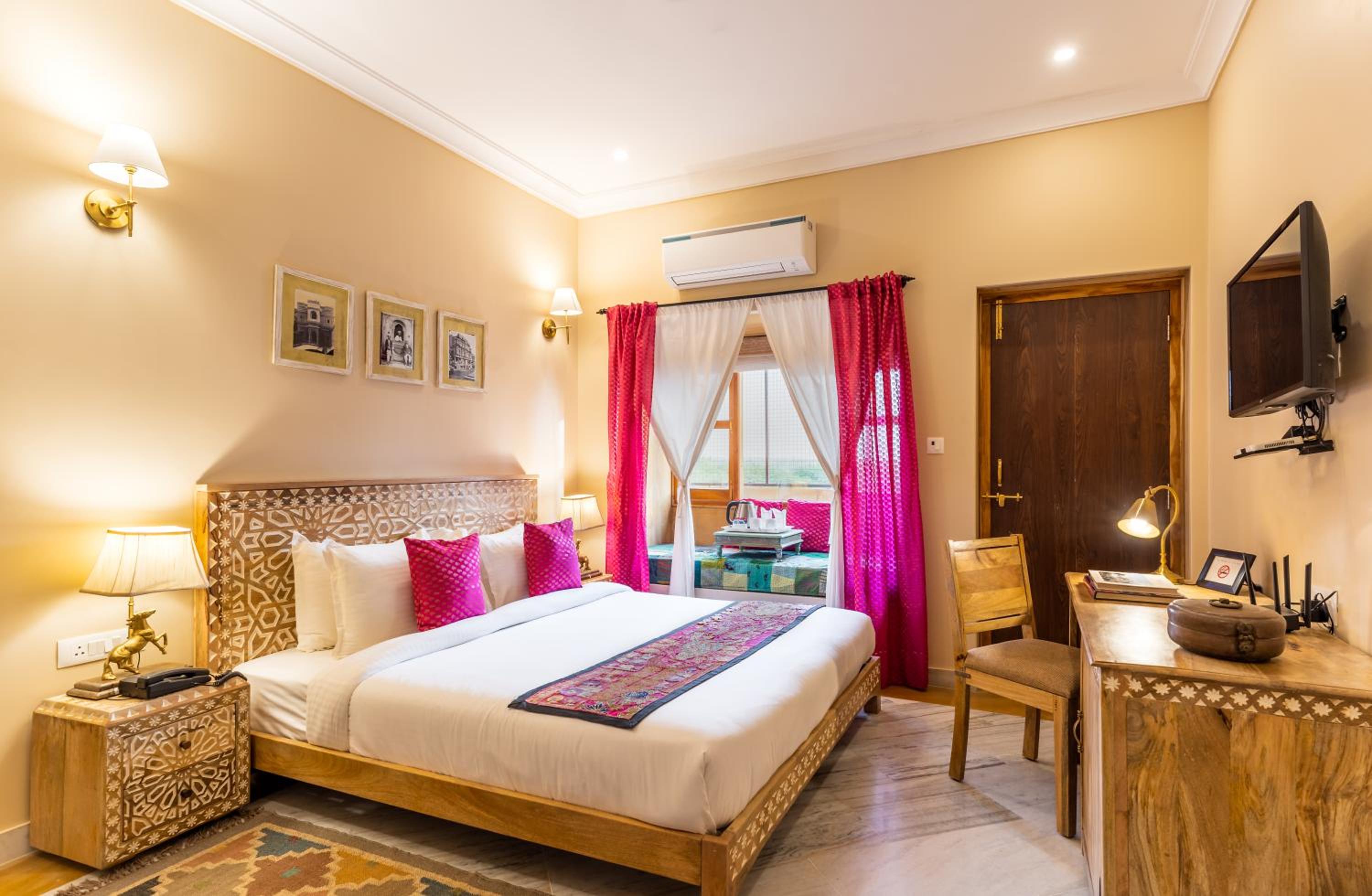 Deluxe Room - Photo 1