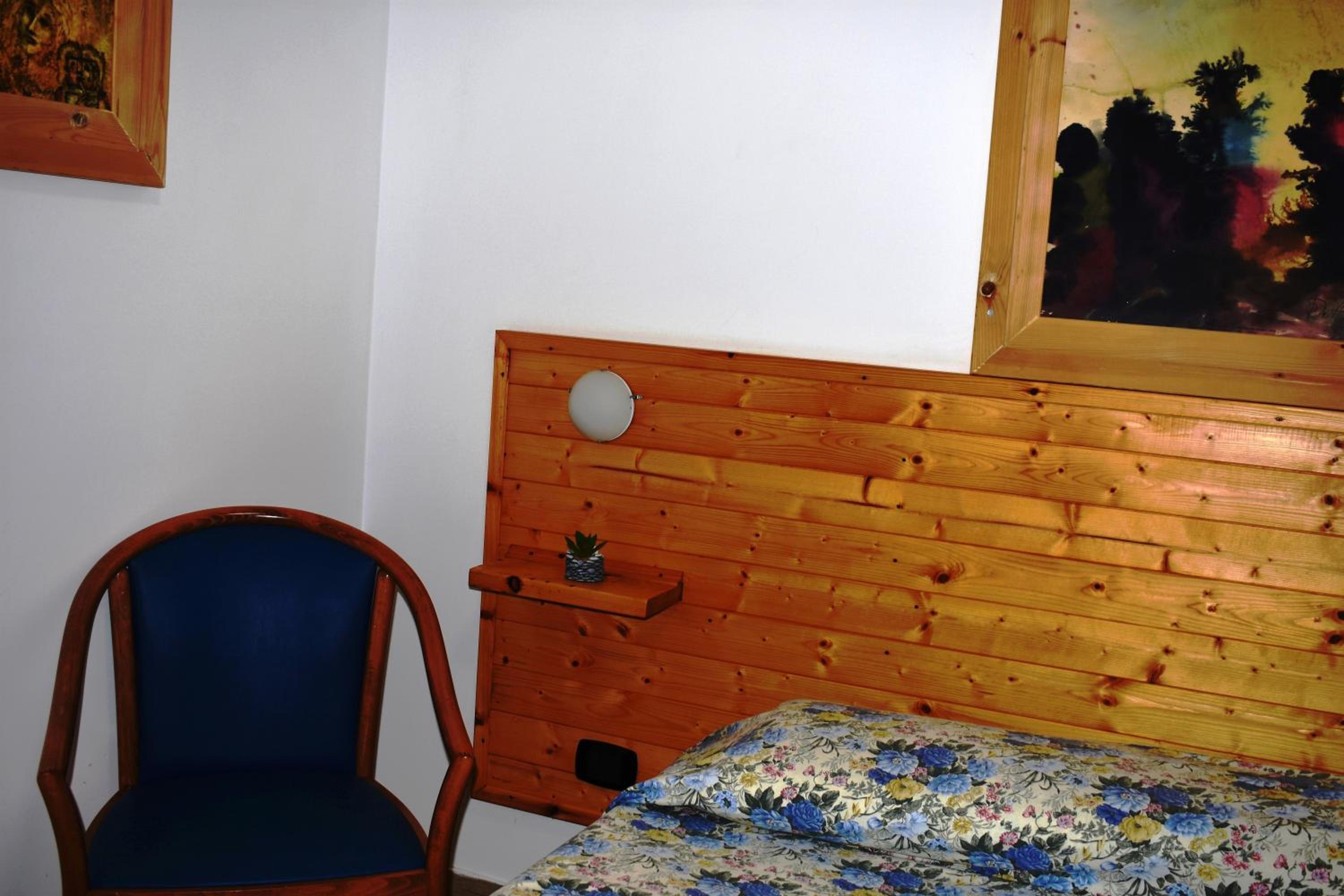 One-Bedroom House photo 1