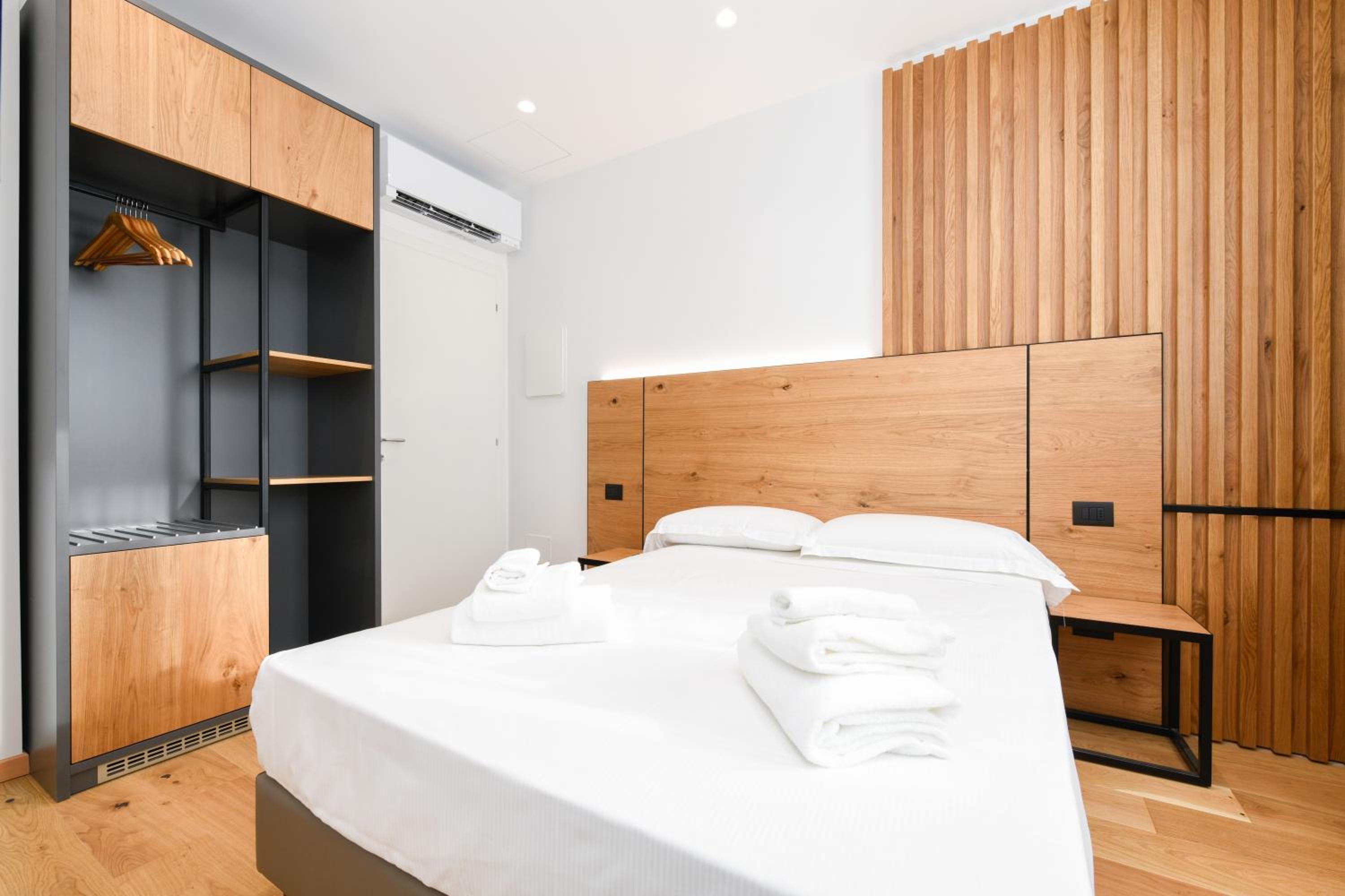 Small Double Room - Non-Smoking photo 2