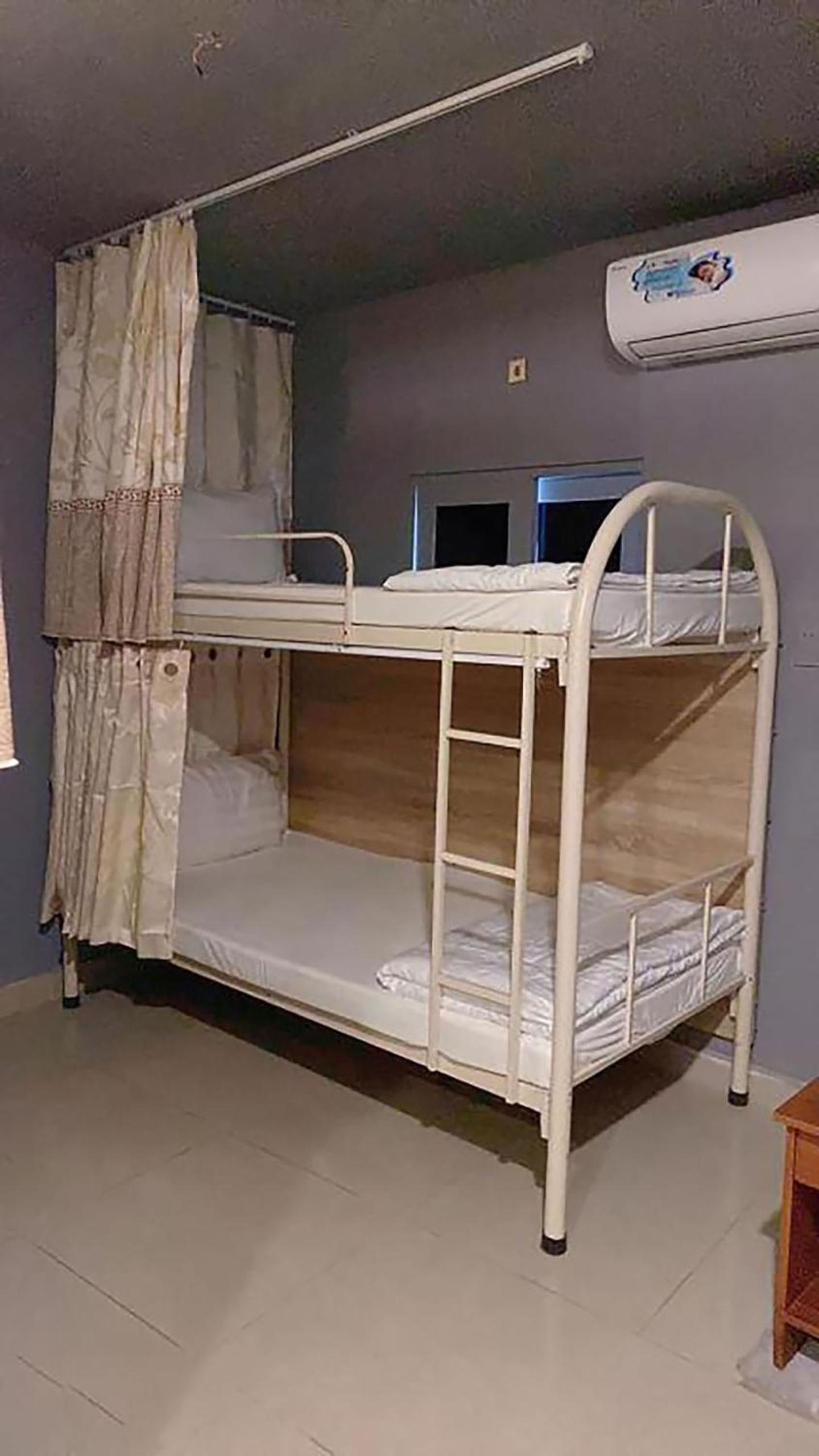 男宿舍床位