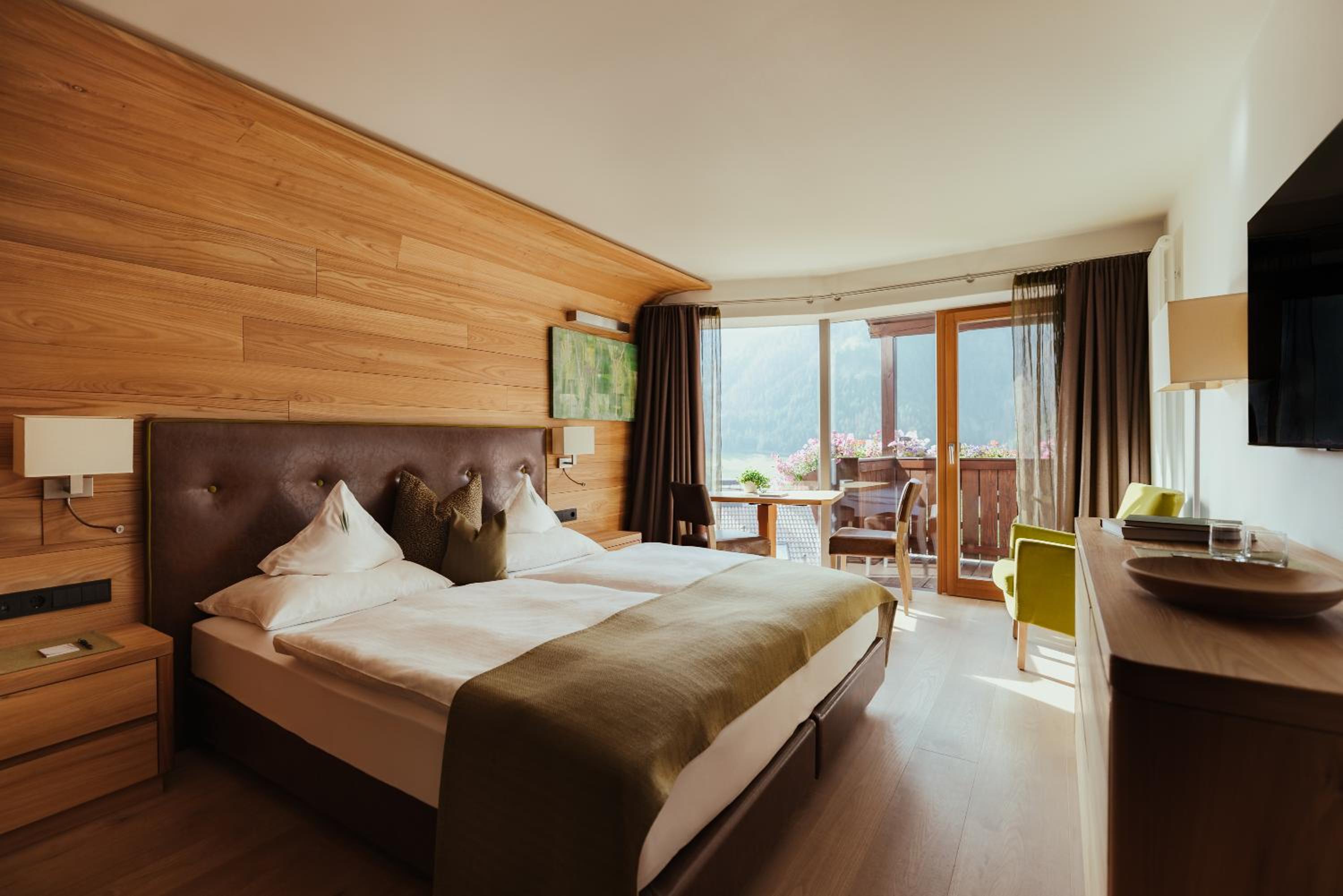 Superior Panorama Double or Twin Room with Balcony  - Photo 16