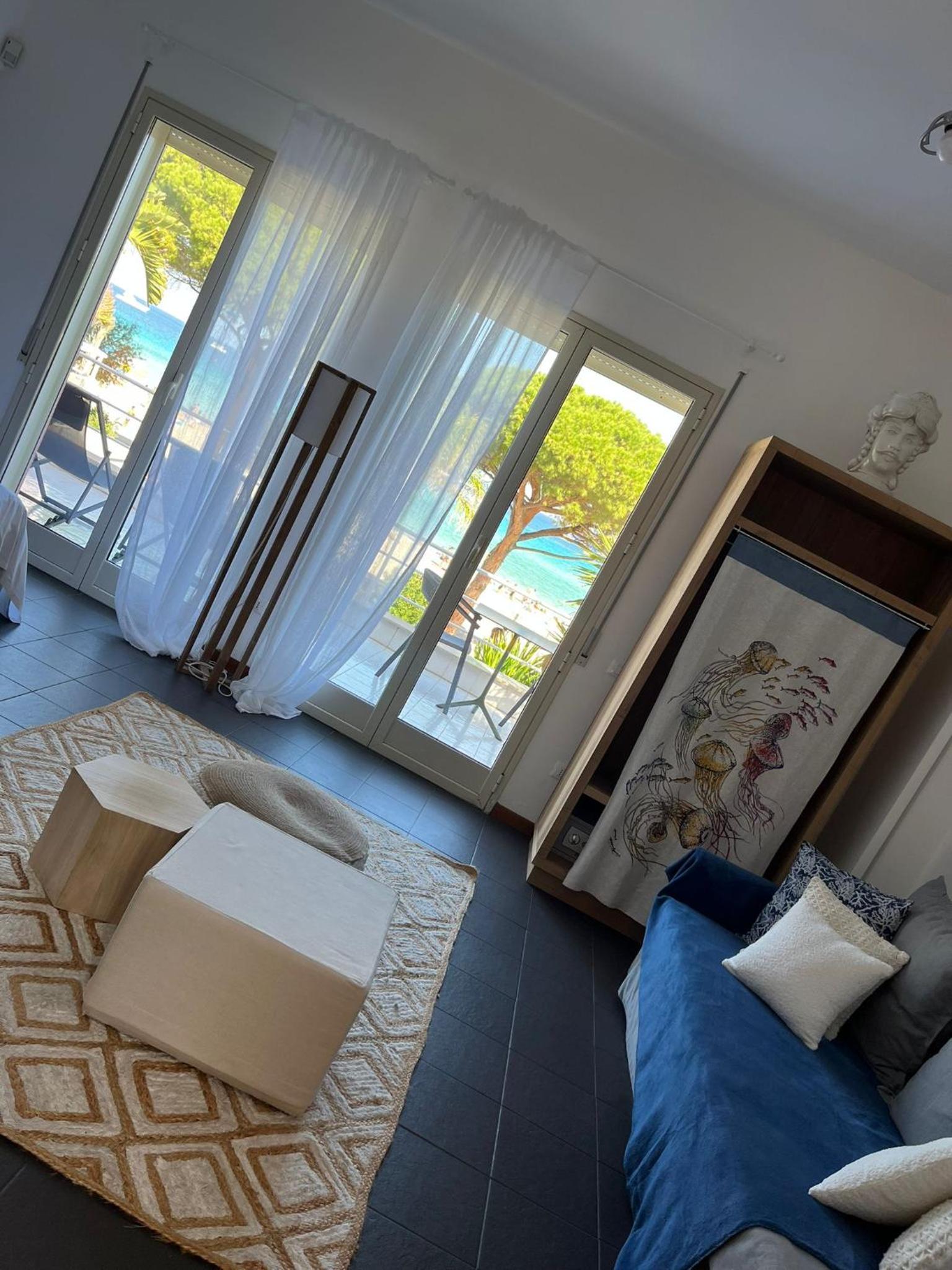 Junior Suite with Sea View - Photo 8