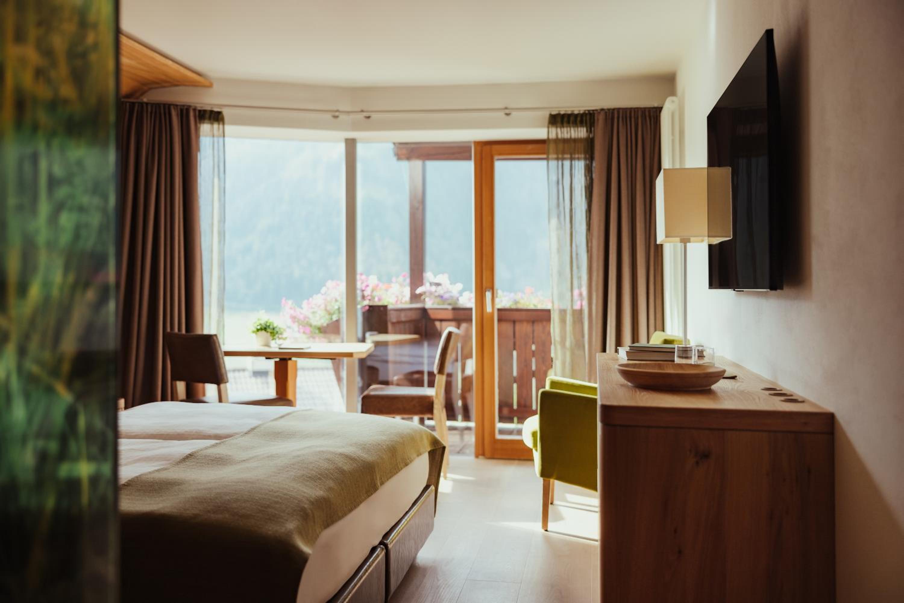 Superior Panorama Double or Twin Room with Balcony  - Photo 2
