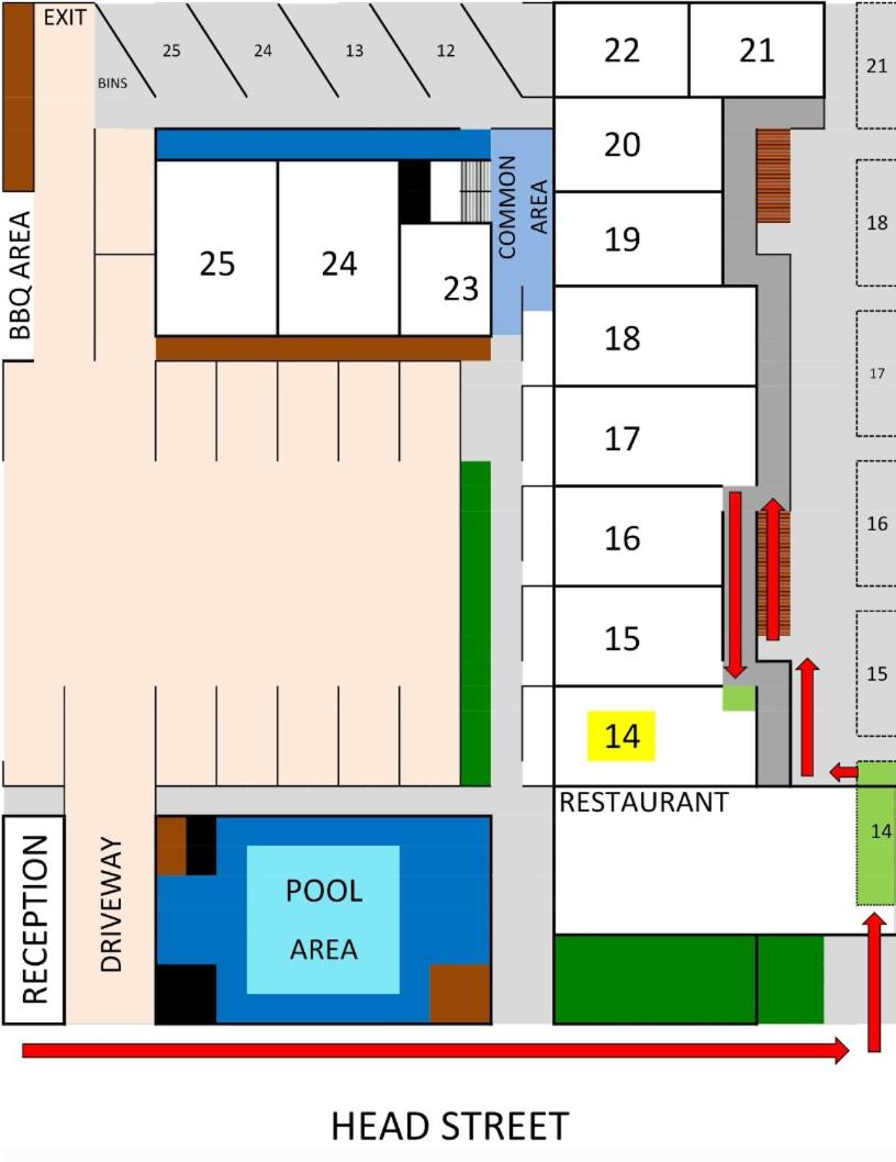 Twin Room with Balcony - Photo 4