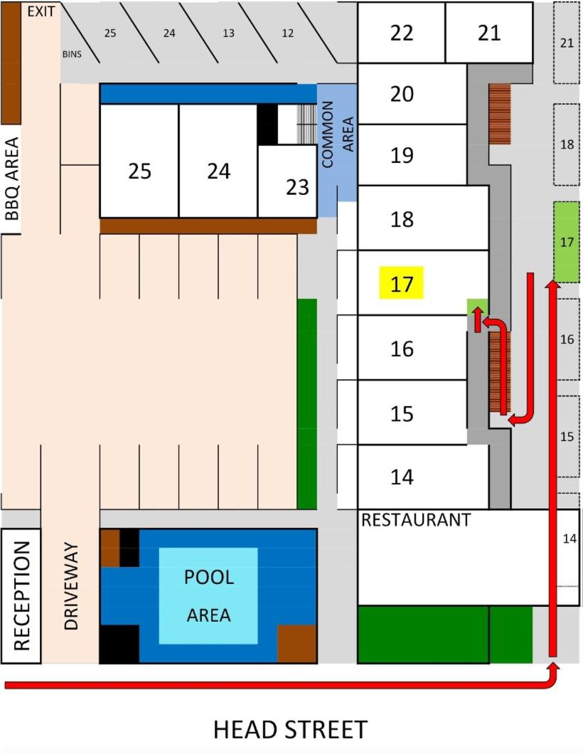 Twin Room with Balcony - Photo 3