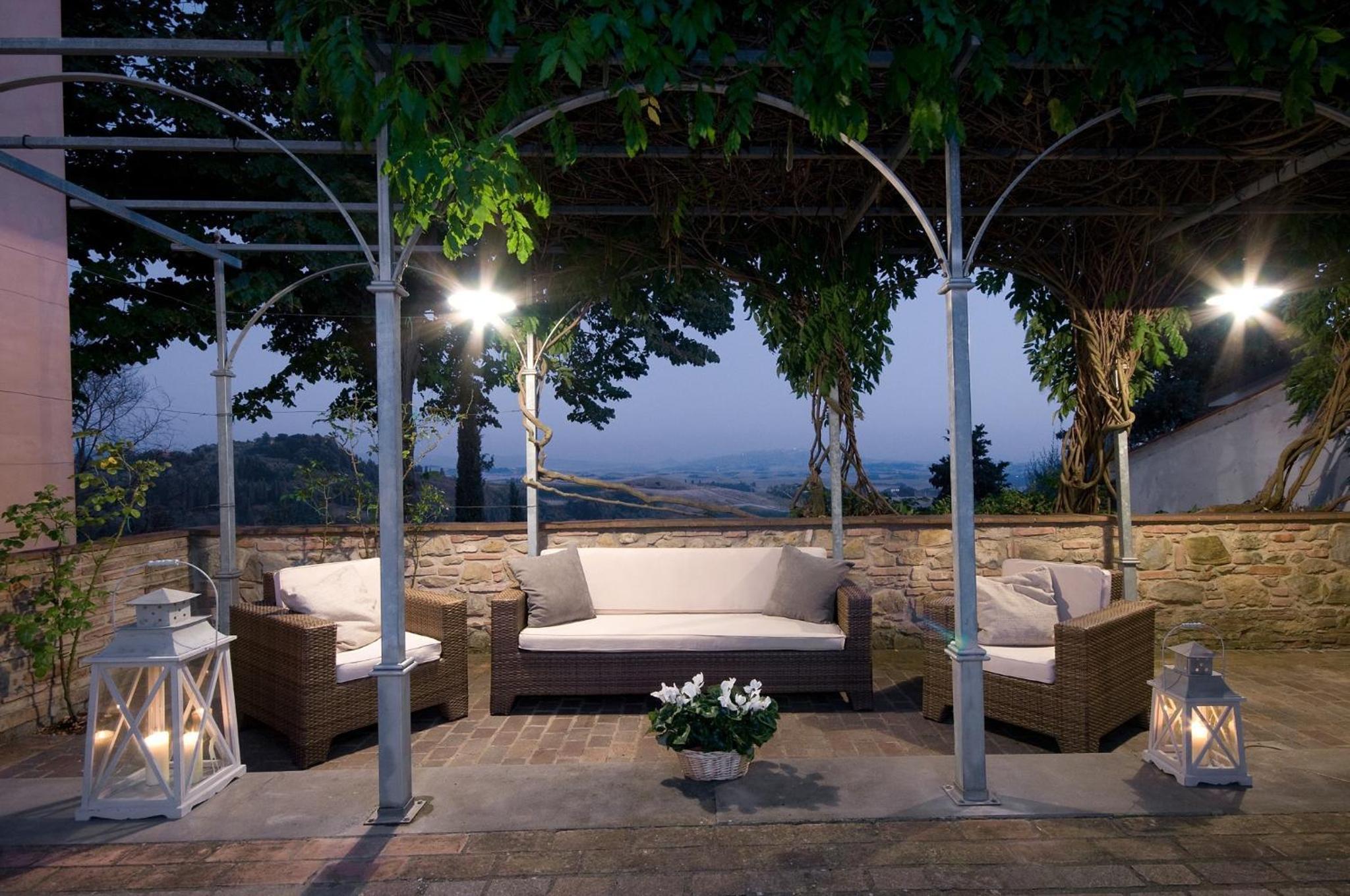 Five-Bedroom Villa photo 3