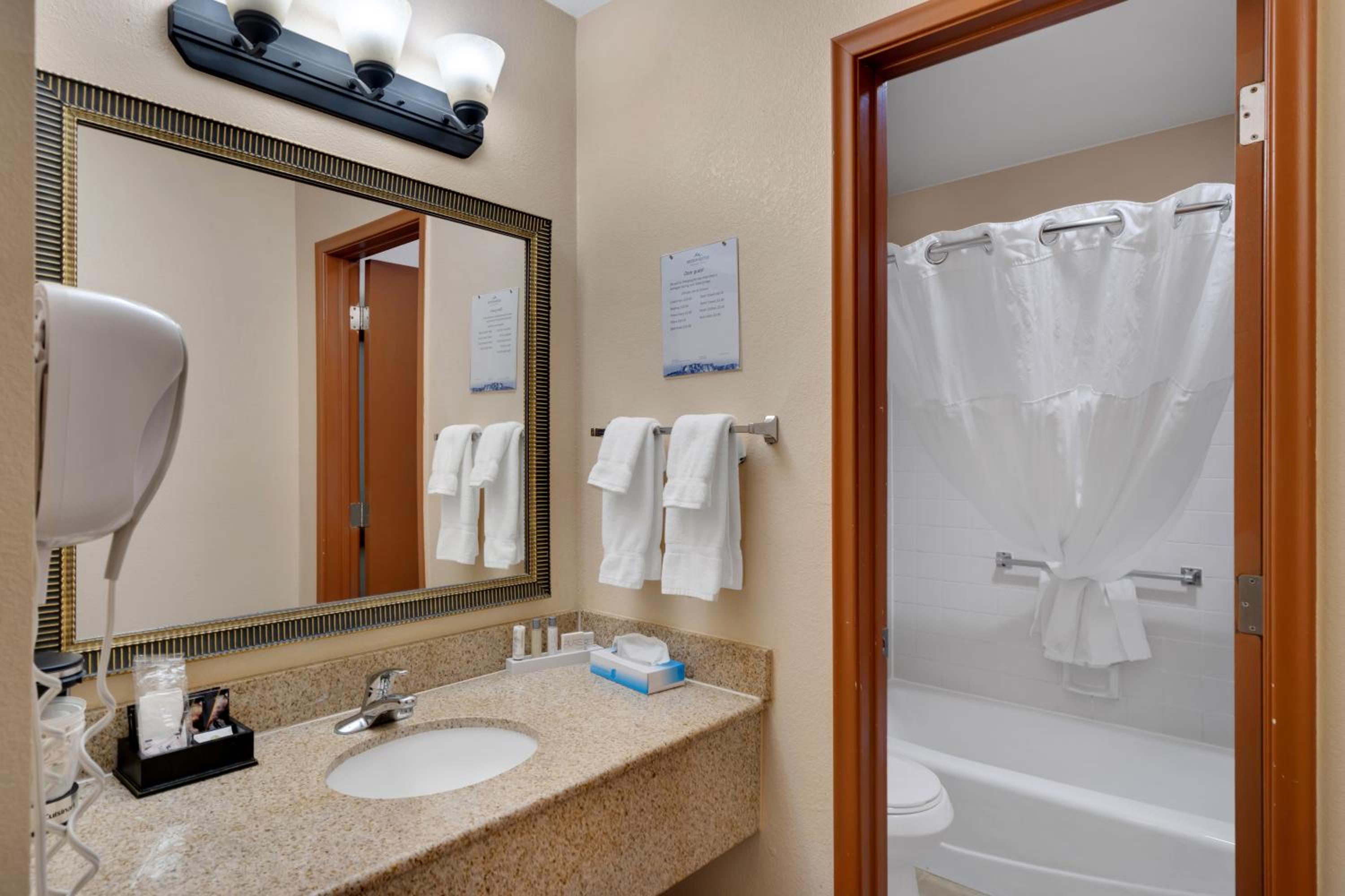 Double Room - Photo 5