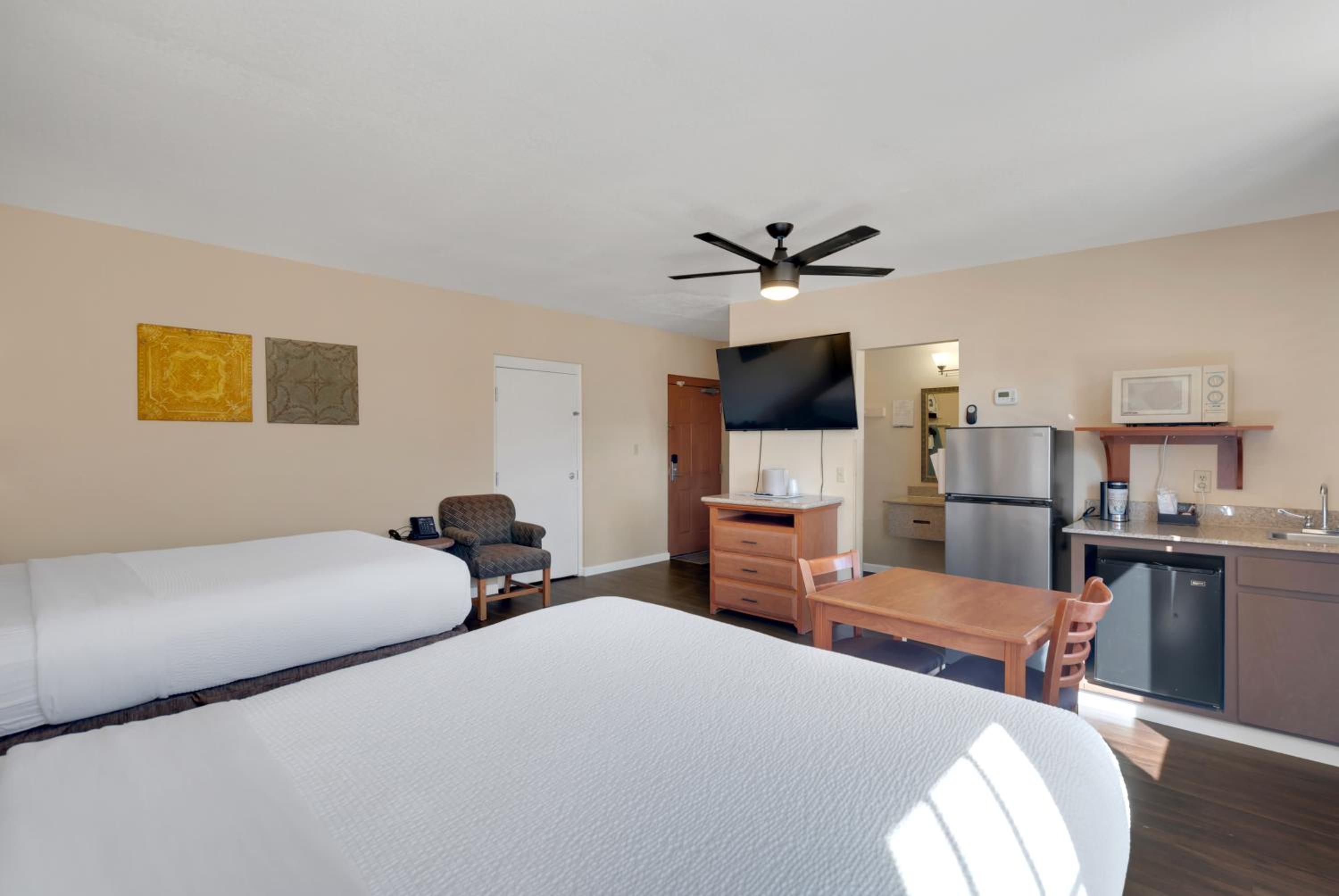 Double Room - Photo 9