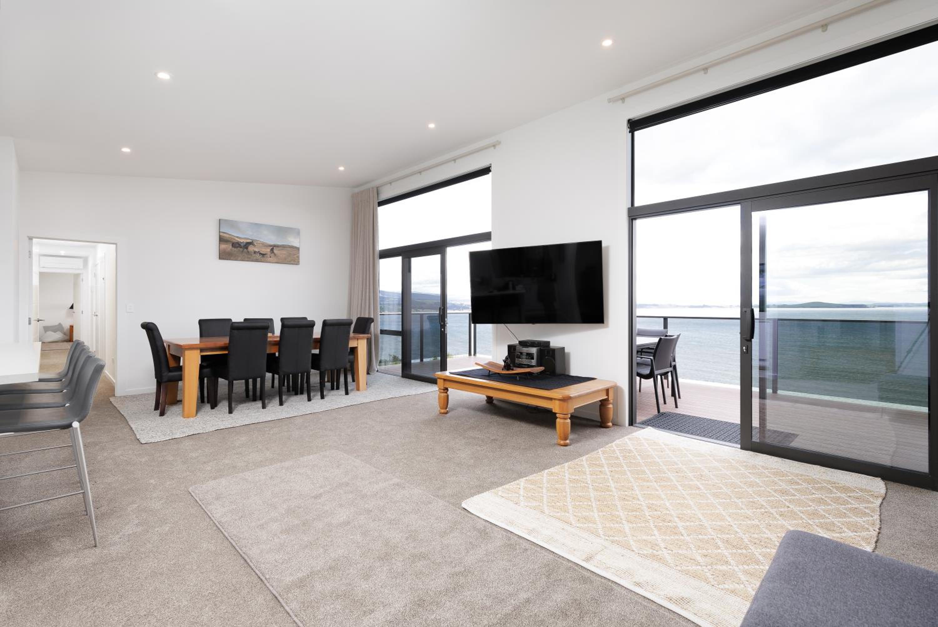 Three-Bedroom House photo 2