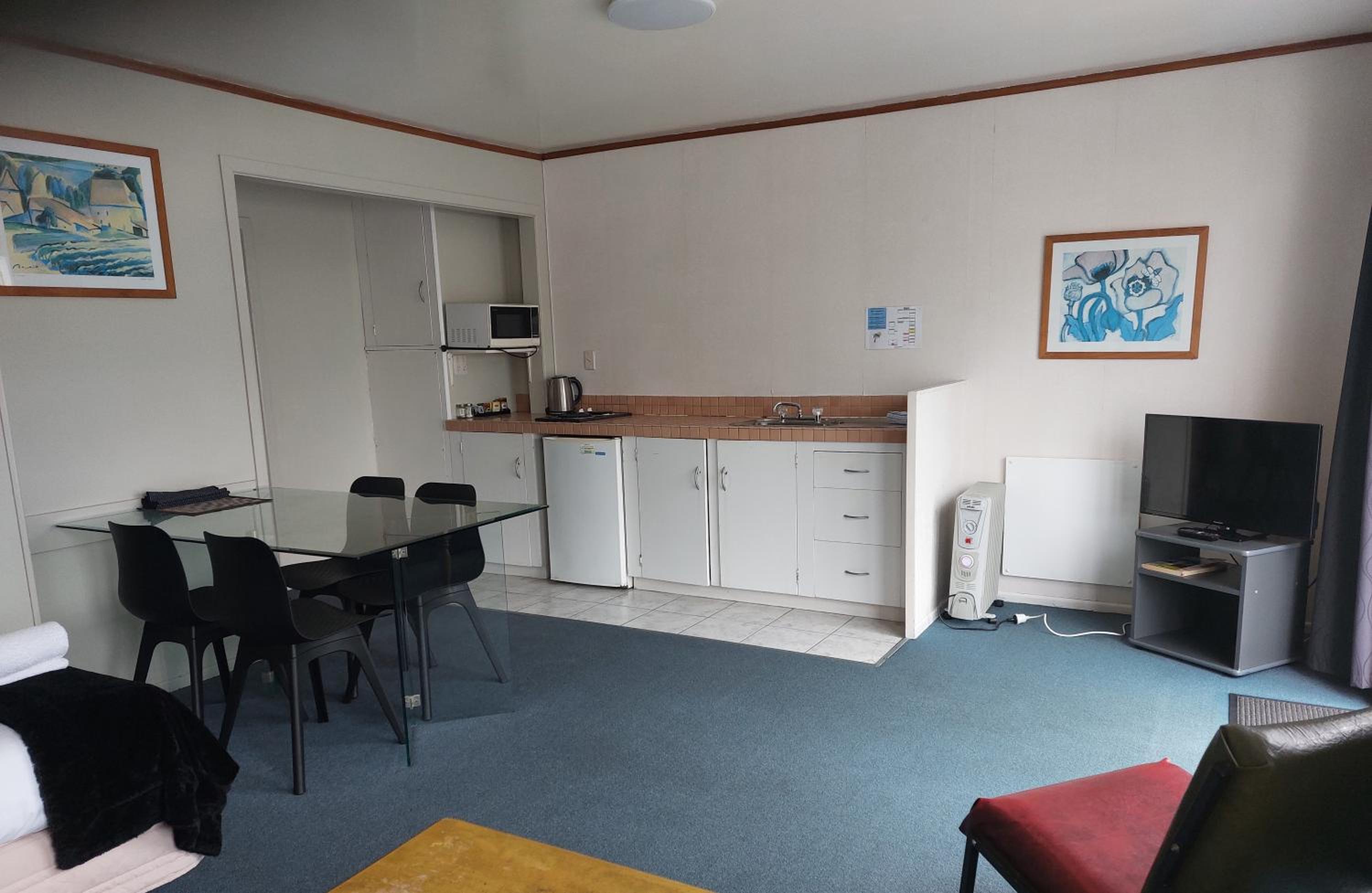 Large Double Room - Photo 2