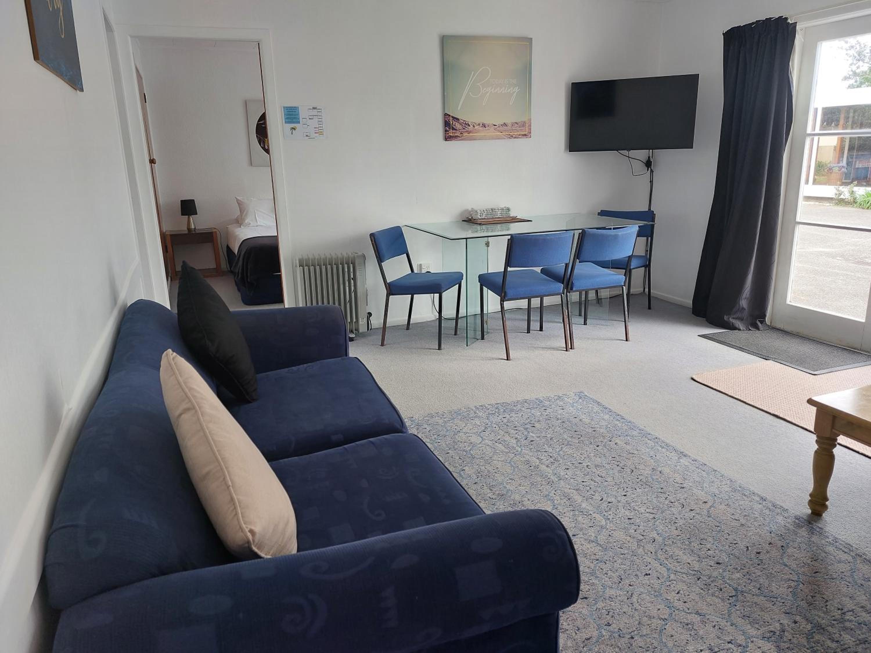 Family Room - Photo 5