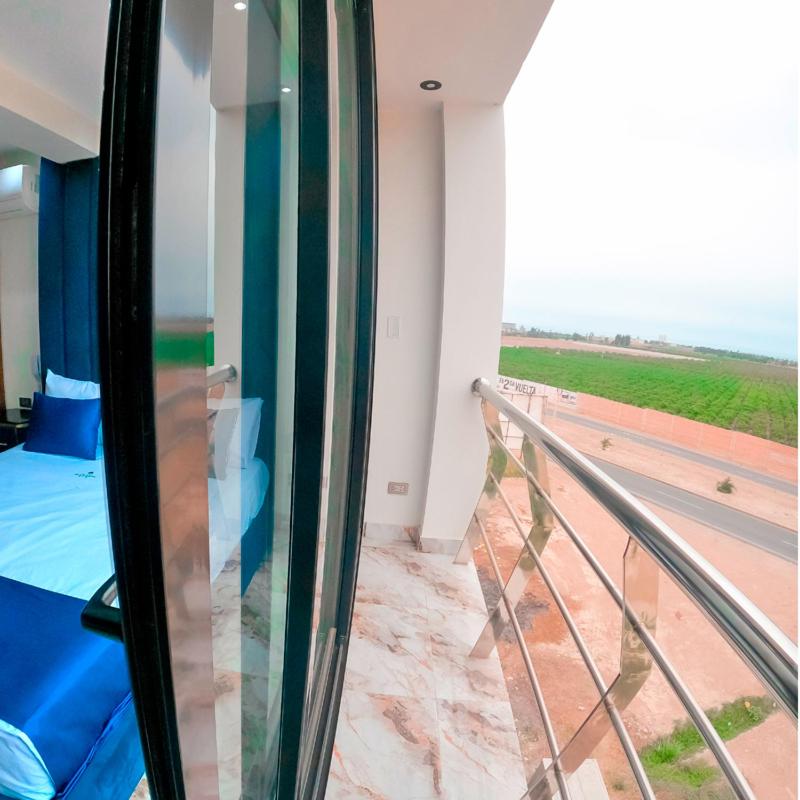 Suite With Hot Tub