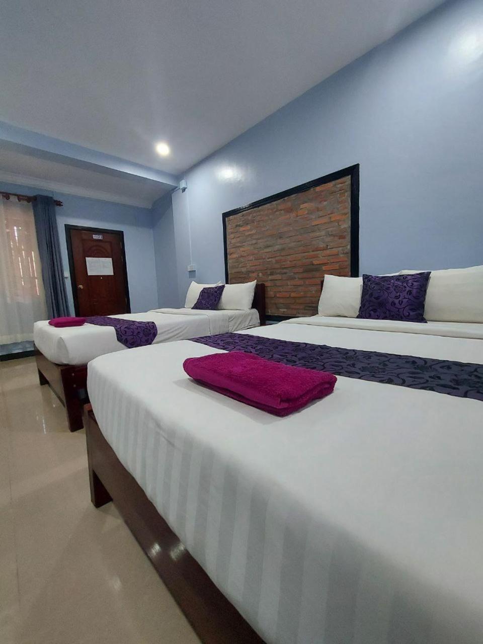Standard Twin Room - Photo 1
