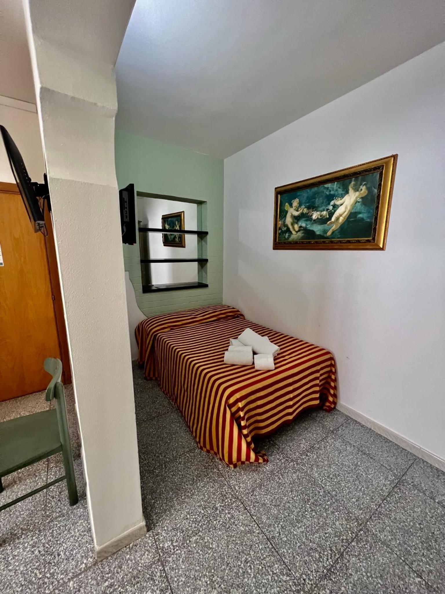 Basic Triple Room photo 3