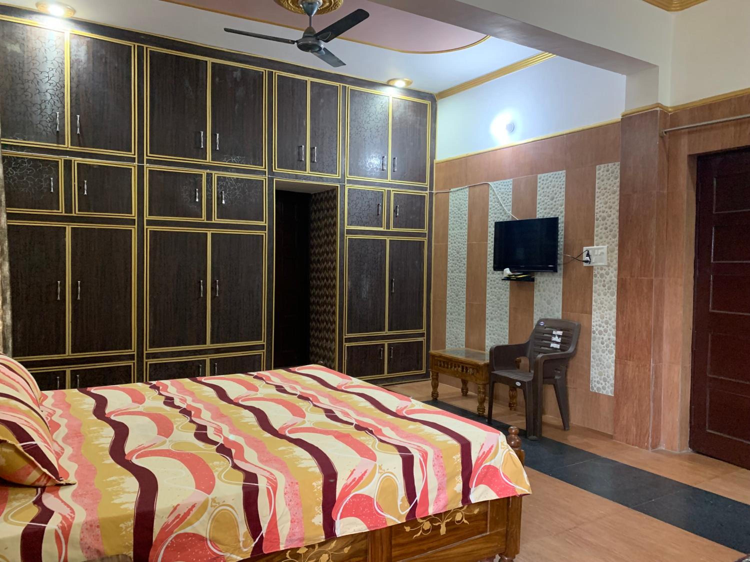 Family Room with Balcony photo 3