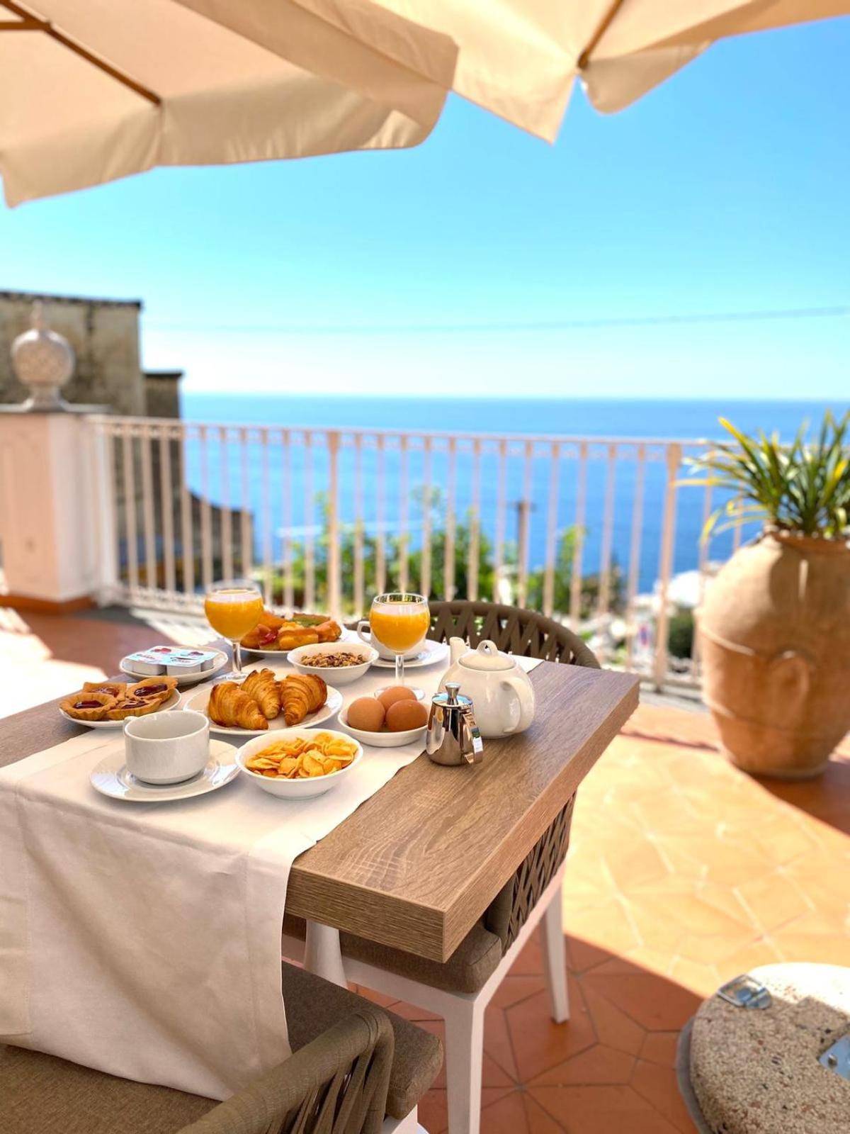 Junior Suite with Terrace and Sea View - Photo 14