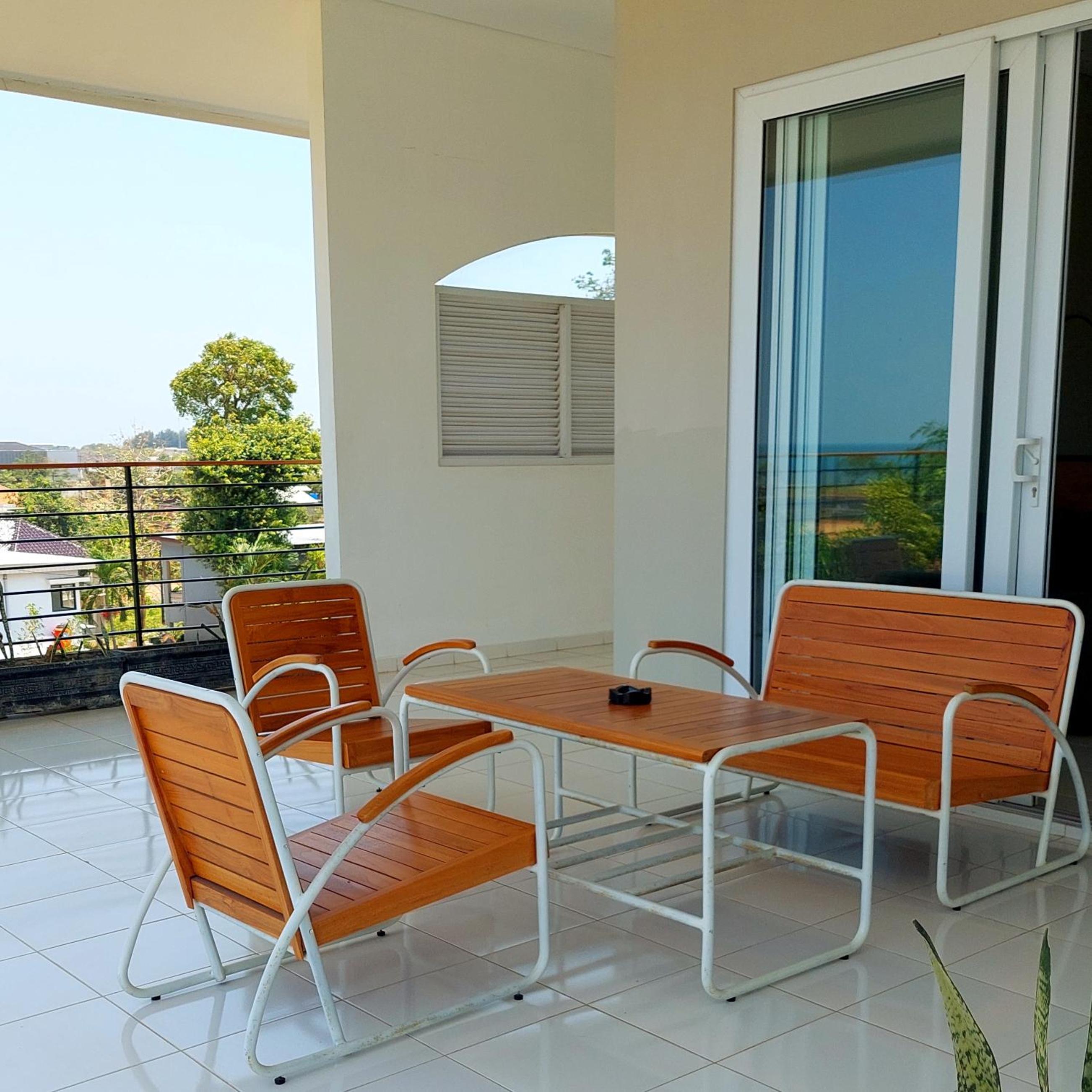 Family Room with Terrace - Photo 7