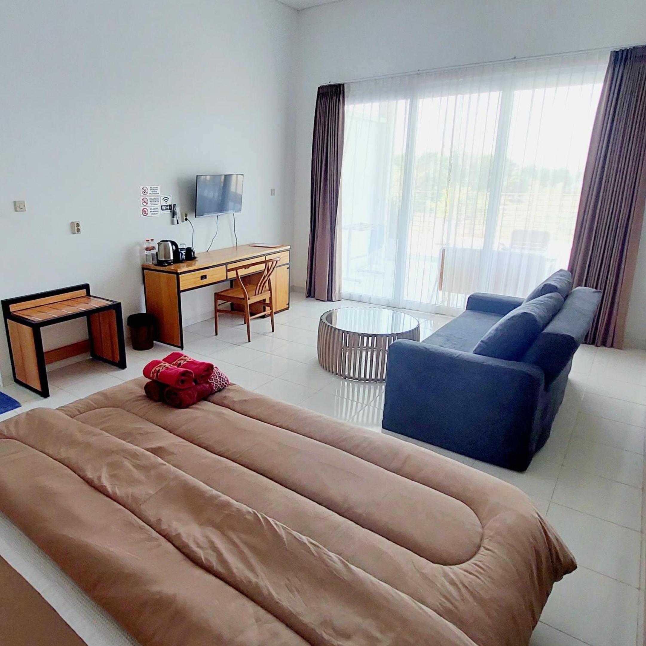 Family Room with Terrace - Photo 1
