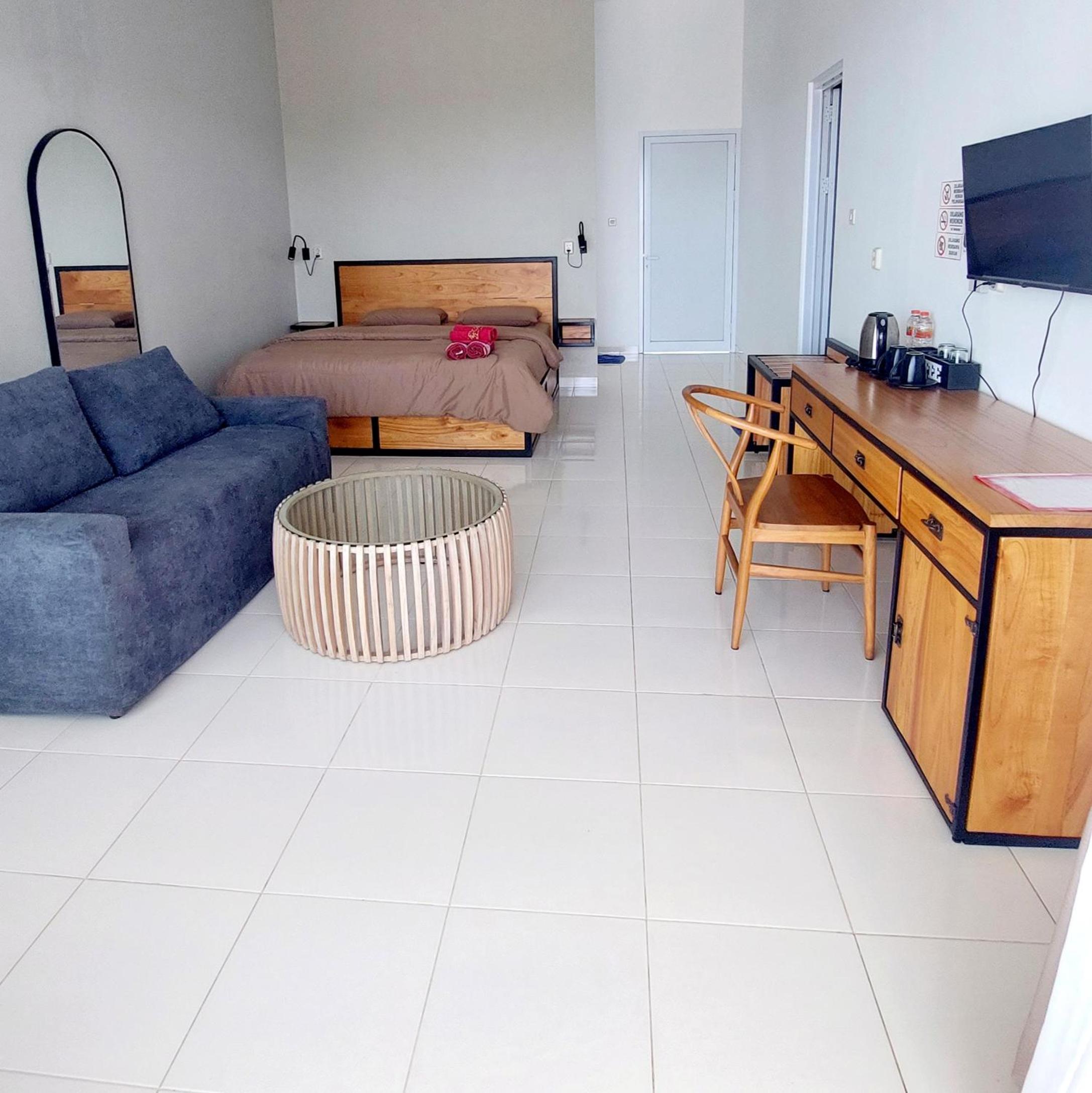 Family Room with Terrace - Photo 6