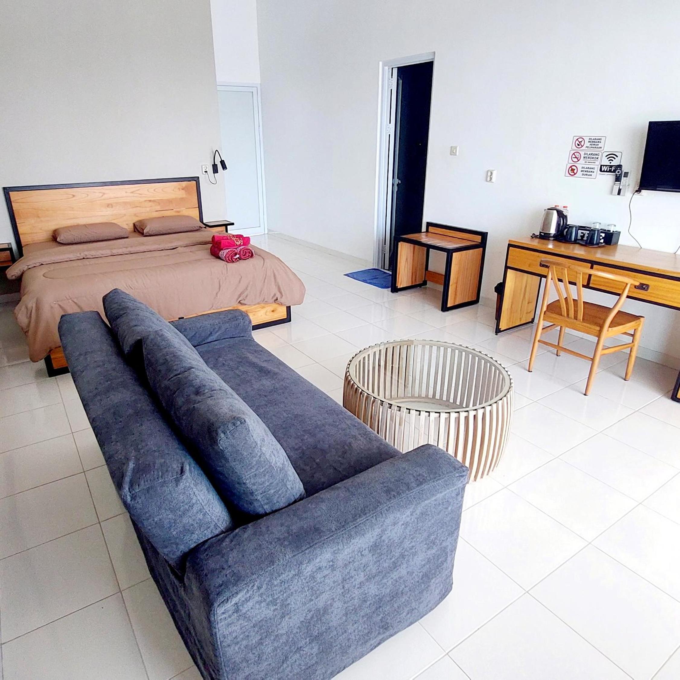 Family Room with Terrace - Photo 2