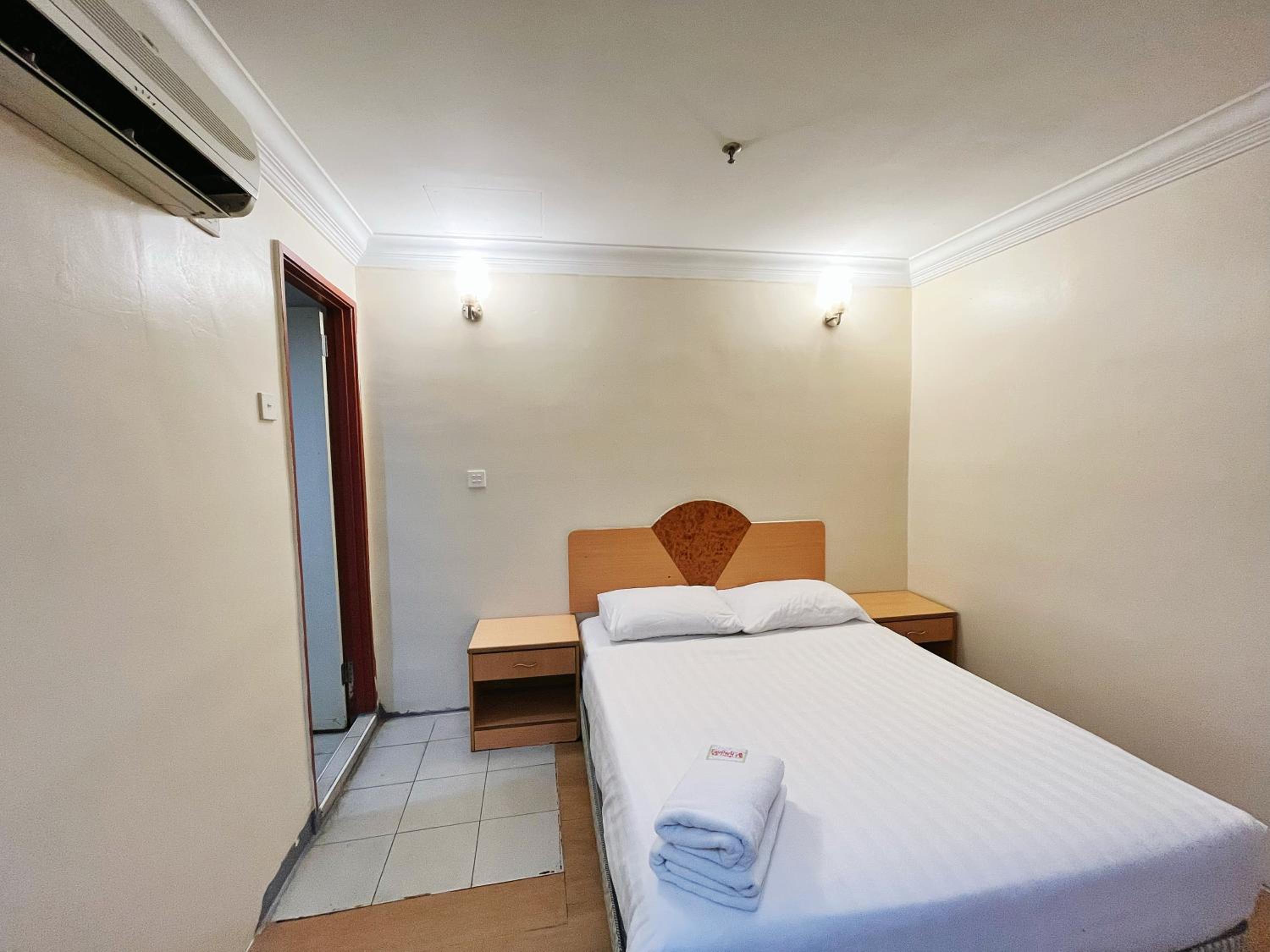 Budget Double Room photo 2