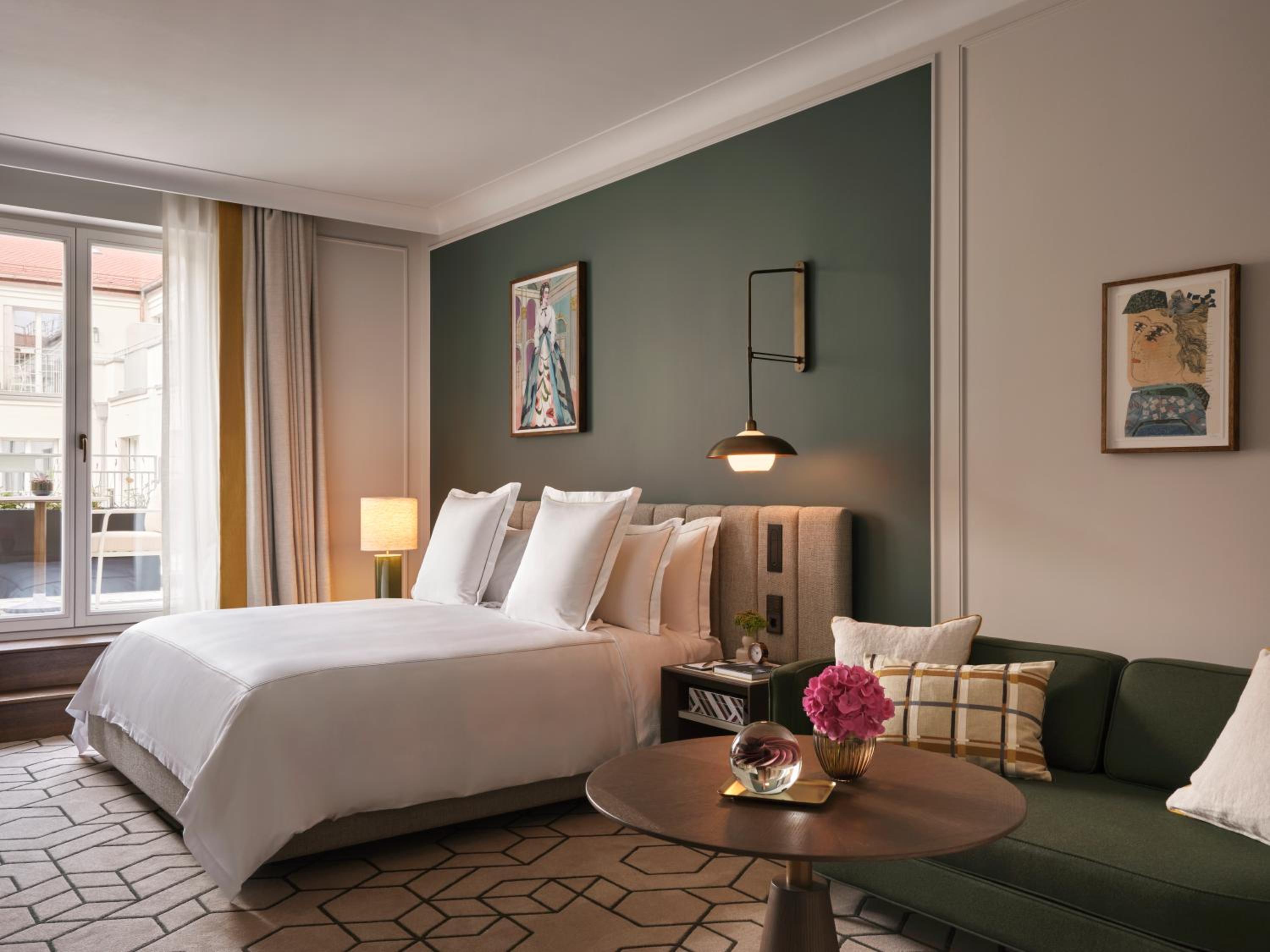 Junior Suite with One King Bed (Non Smoking) - Photo 1