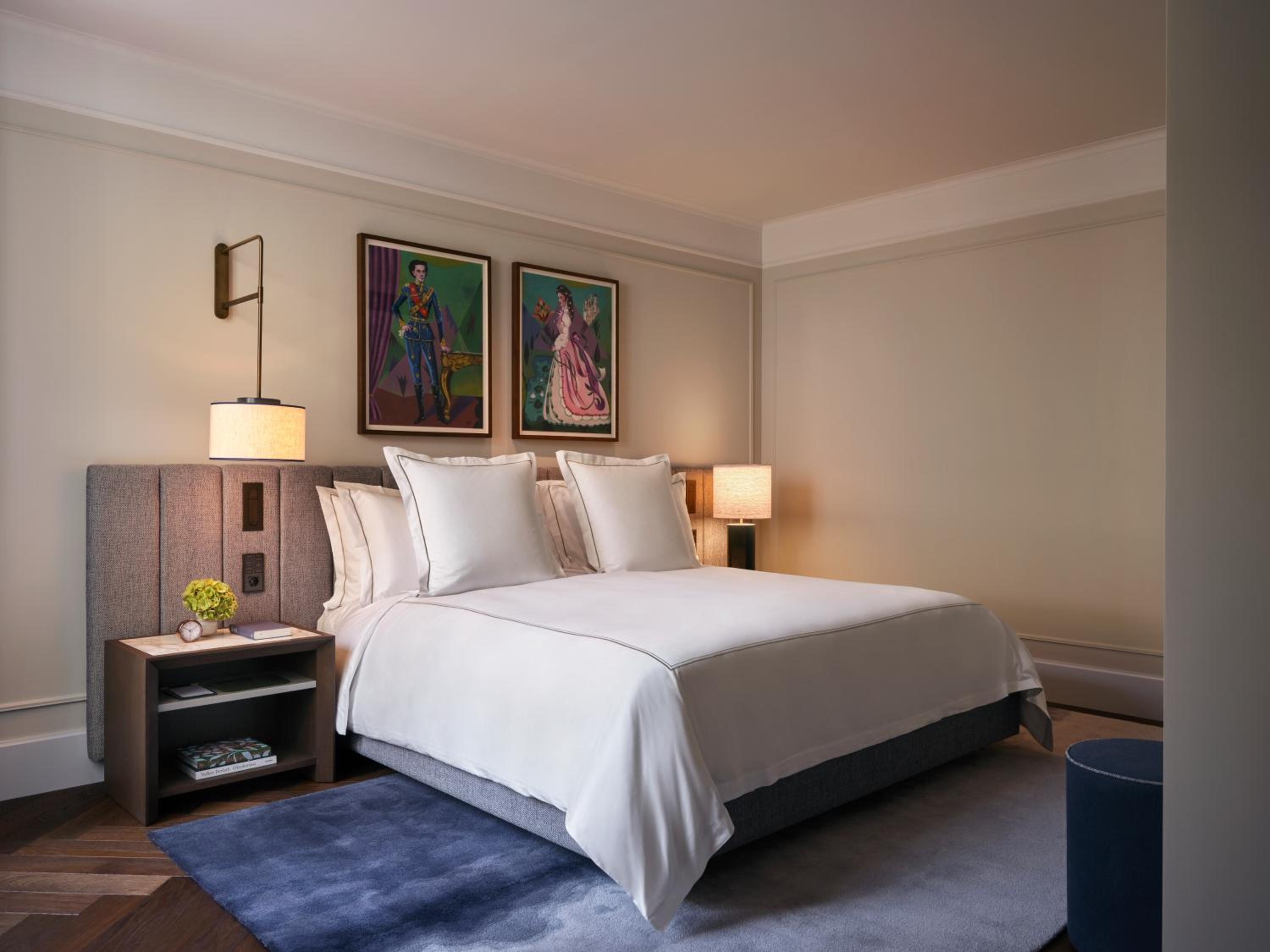 Deluxe Suite with One King Bed (Non Smoking) - Photo 3
