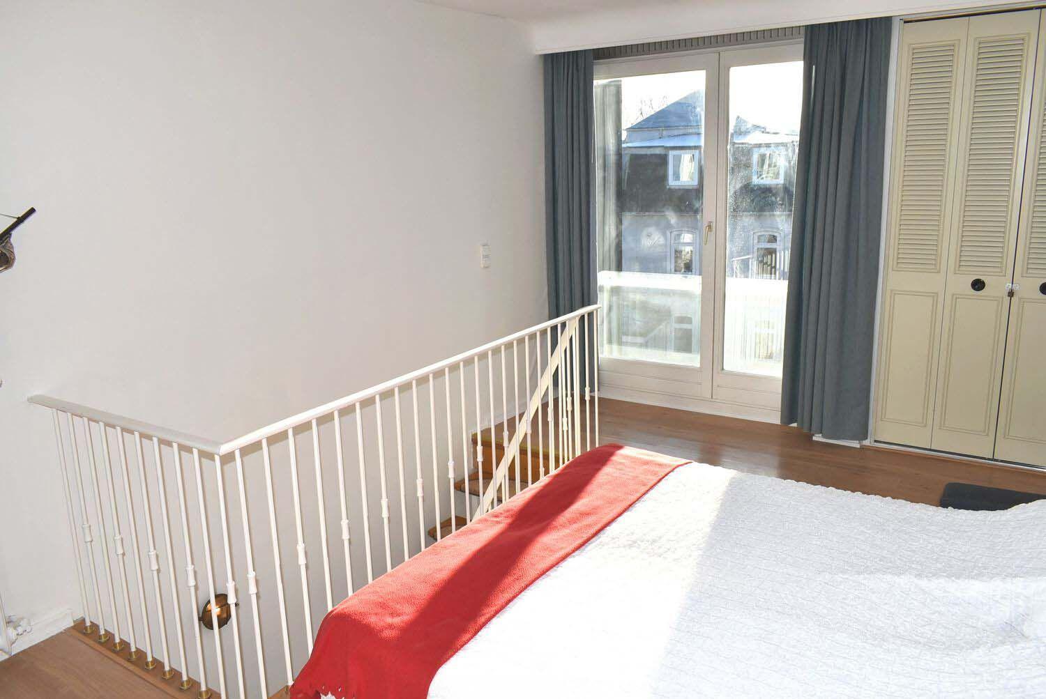 Two-Bedroom Apartment with Balcony photo 2