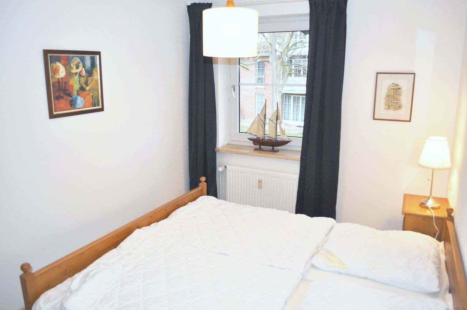 Two-Bedroom Apartment with Shower  photo 2