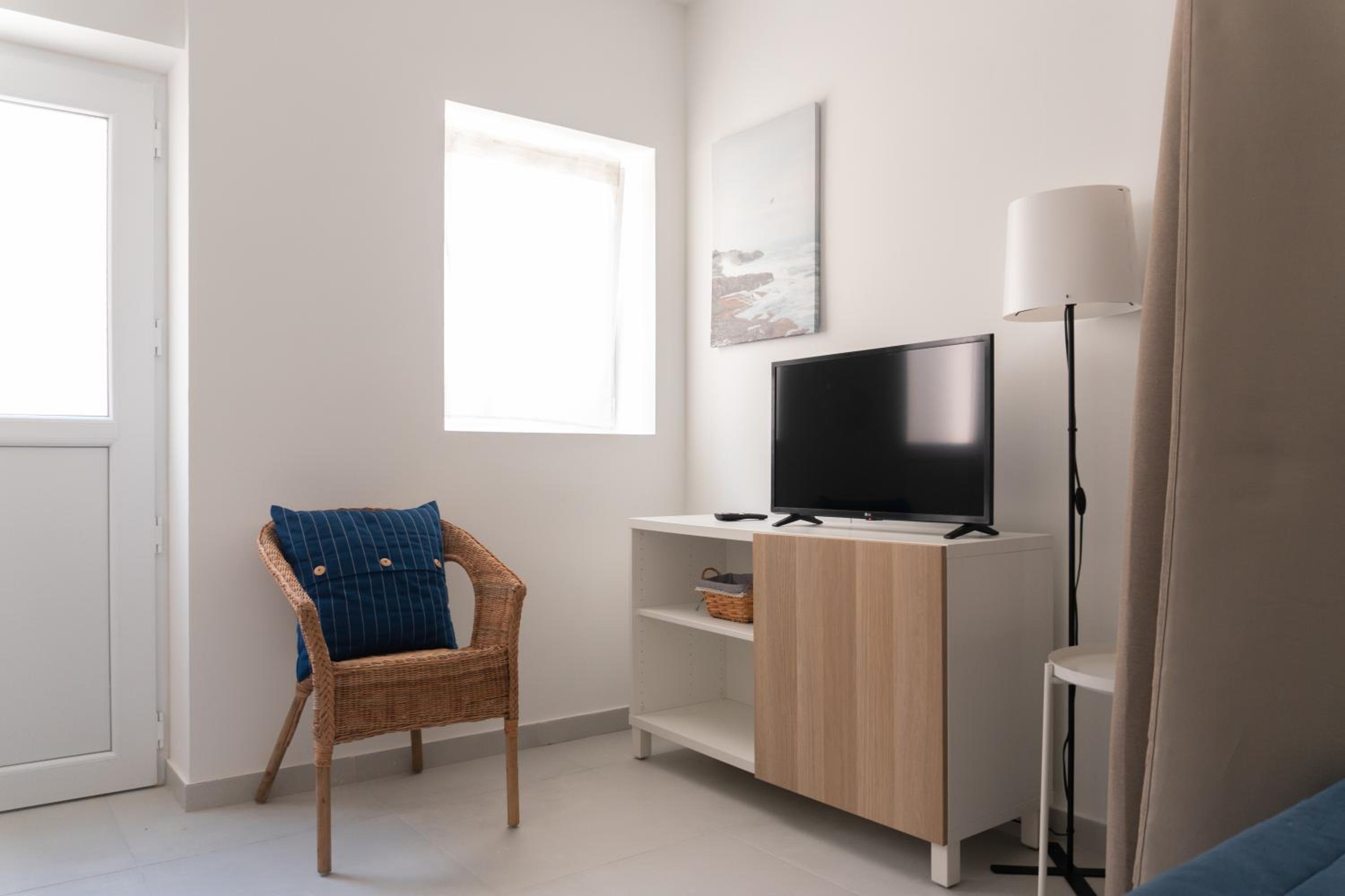 Studio Apartment photo 1