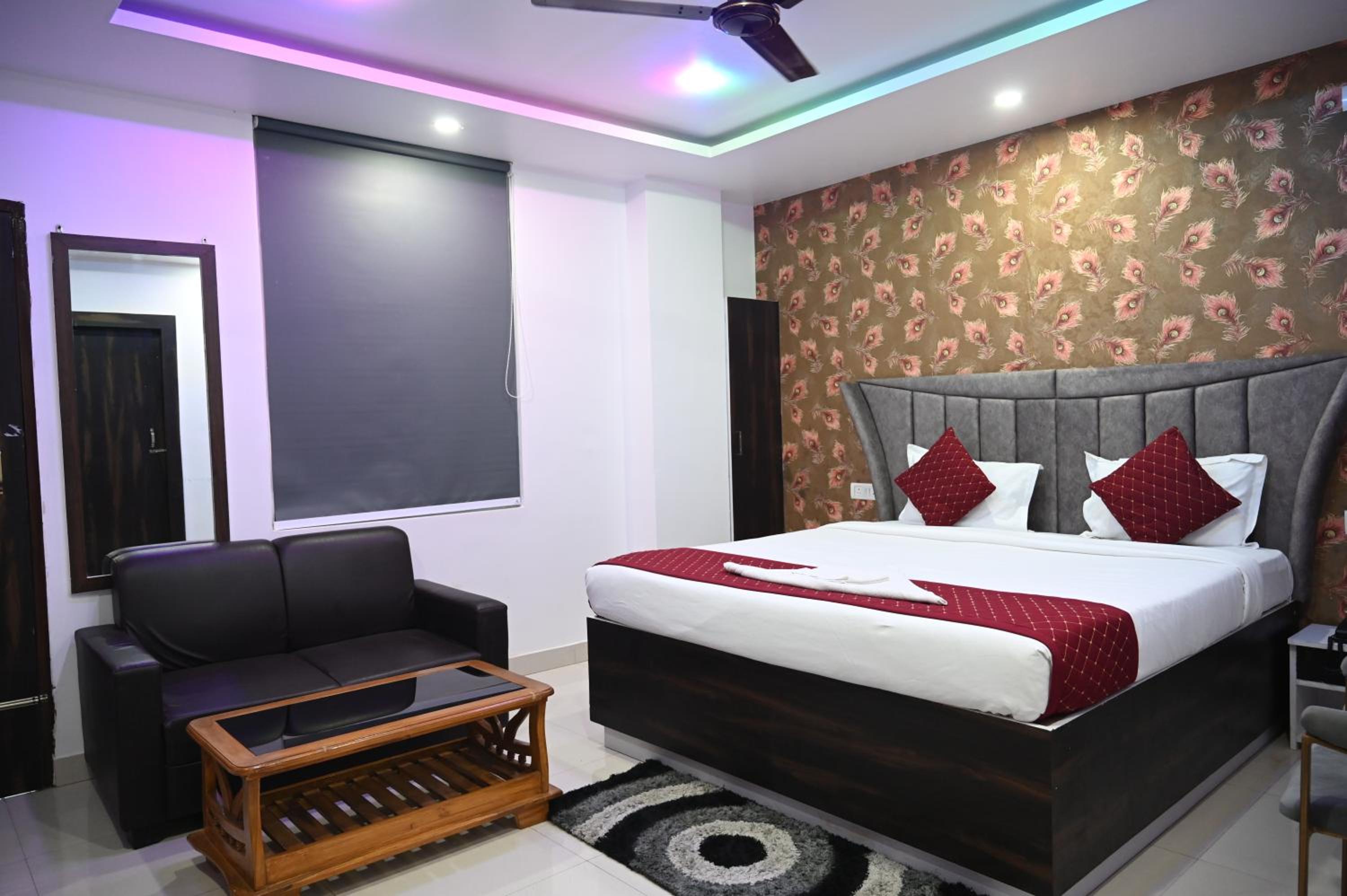 Double Room with Balcony (2 Adults + 1 Child)